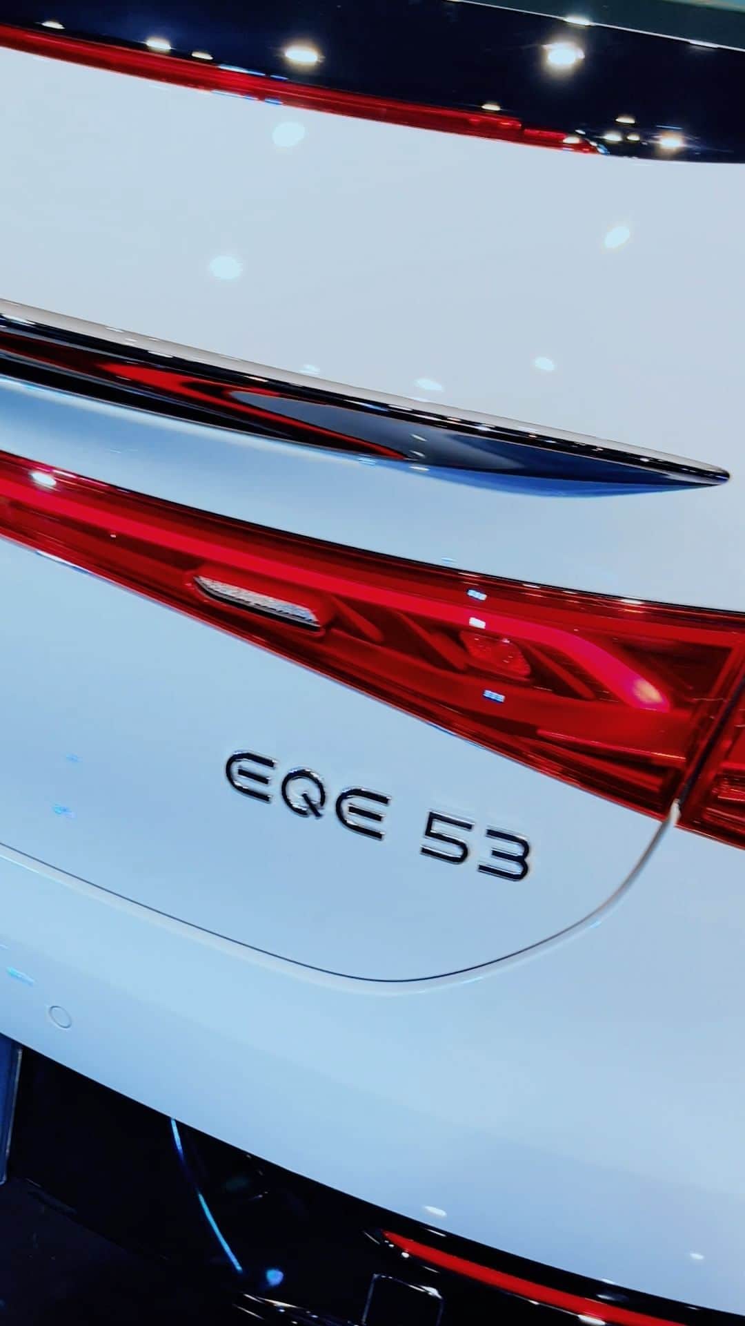 のインスタグラム：「Mercedes-AMG EQE 53 4MATIC+ รถยนต์ไฟฟ้าเต็มรูปแบบคันแรกที่ทางเมอร์เซเดส-เบนซ์ (ประเทศไทย) ได้นำเข้ามาจำหน่ายในประเทศไทยภายใต้แบรนด์ Mercedes-AMG ด้วยร้อนแรง และเร้าใจเหนือคำบรรยายที่มาพร้อมเทคโนโลยีอันทันสมัยและทรงพลังพร้อมมอบสมรรถนะการขับขี่ระดับสูงให้กับคุณ  มาสัมผัส DNA แห่งความสปอร์ตเร้าใจได้ด้วยตัวคุณเองแล้ววันนี้ ที่ Online Showroom  ⭐️ Mercedes-AMG EQE 53 4MATIC+ เริ่มต้นที่ 5,950,000 บาท*  *อุปกรณ์บางส่วนในภาพอาจแตกต่างจากที่จำหน่ายจริง โปรดตรวจสอบรายการอุปกรณ์ของรถยนต์แต่ละรุ่นที่ผู้จำหน่ายฯ อย่างเป็นทางการทั่วประเทศ  #MercedesAMG #AMG #EQE53 #MercedesBenzThailand」