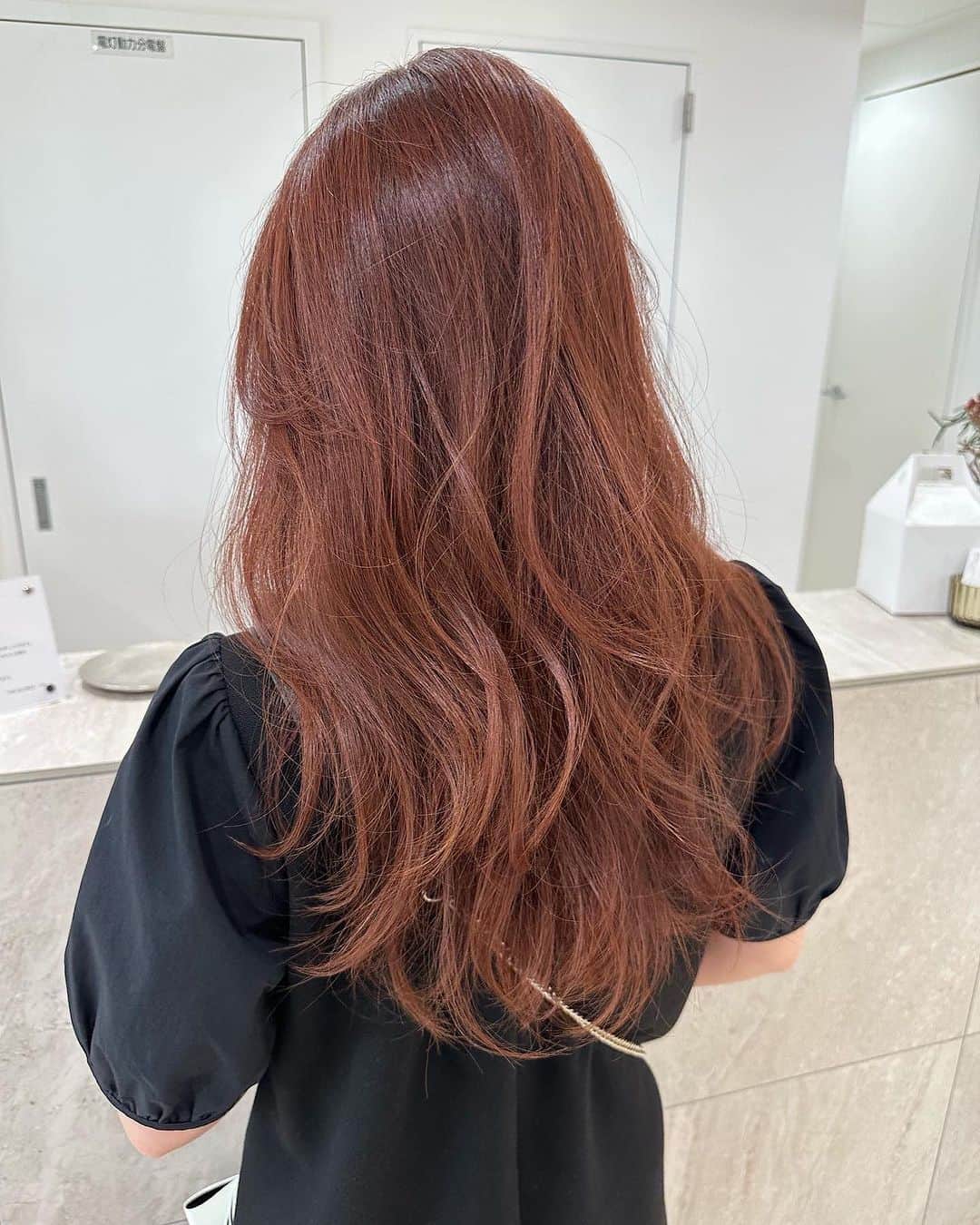 横井佑弥のインスタグラム：「人気な秋色🍂 layer style  少し肌寒くなってきて、外では鈴虫鳴いてる！ 虫の声を聞けるのは日本人とポリネシア人だけなんだってー！　 言語が大きく関わるみたいだけど、波や小川のせせらぎの音を自然の声として聞ける日本人の耳ってほんと幸せものだね！！  そして、いつでもその声に耳を傾けられる心を持っていたいね！  #やさしげ」