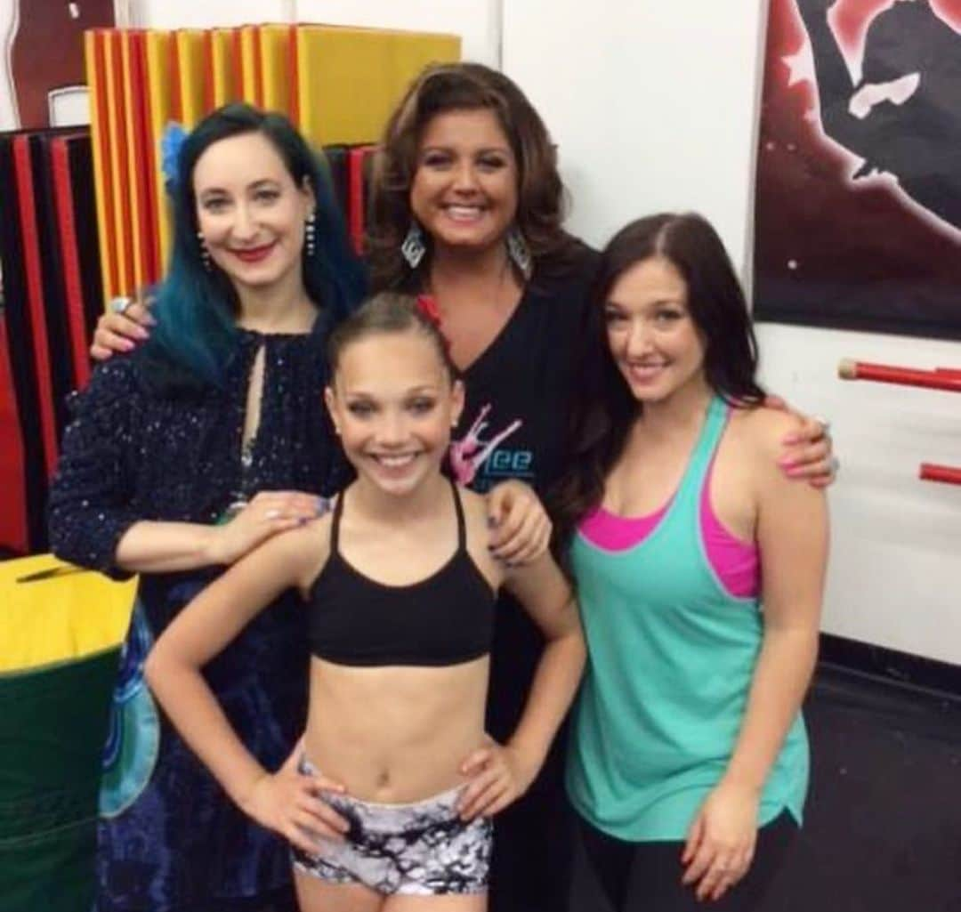 アビー・リー・ミラーさんのインスタグラム写真 - (アビー・リー・ミラーInstagram)「THANK YOU to the beautiful & talented @rachael_sage for giving us over 20+ tracks to choreograph routines to for years on #DanceMoms & for coming on my podcast @leaveitonthedancefloorpodcast 🎶🎶 her new album #TheOtherSide is available now & she’s performing some tracks on the show! Go listen wherever you get your podcast kids 🎙️🌟 #aldc #abbylee #abbyleemiler #aldcla #aldcpgh #abbyleedancecompany #leaveitonthedancefloor #podcast #leaveitonthedancefloorpodcast」9月27日 20時04分 - therealabbylee