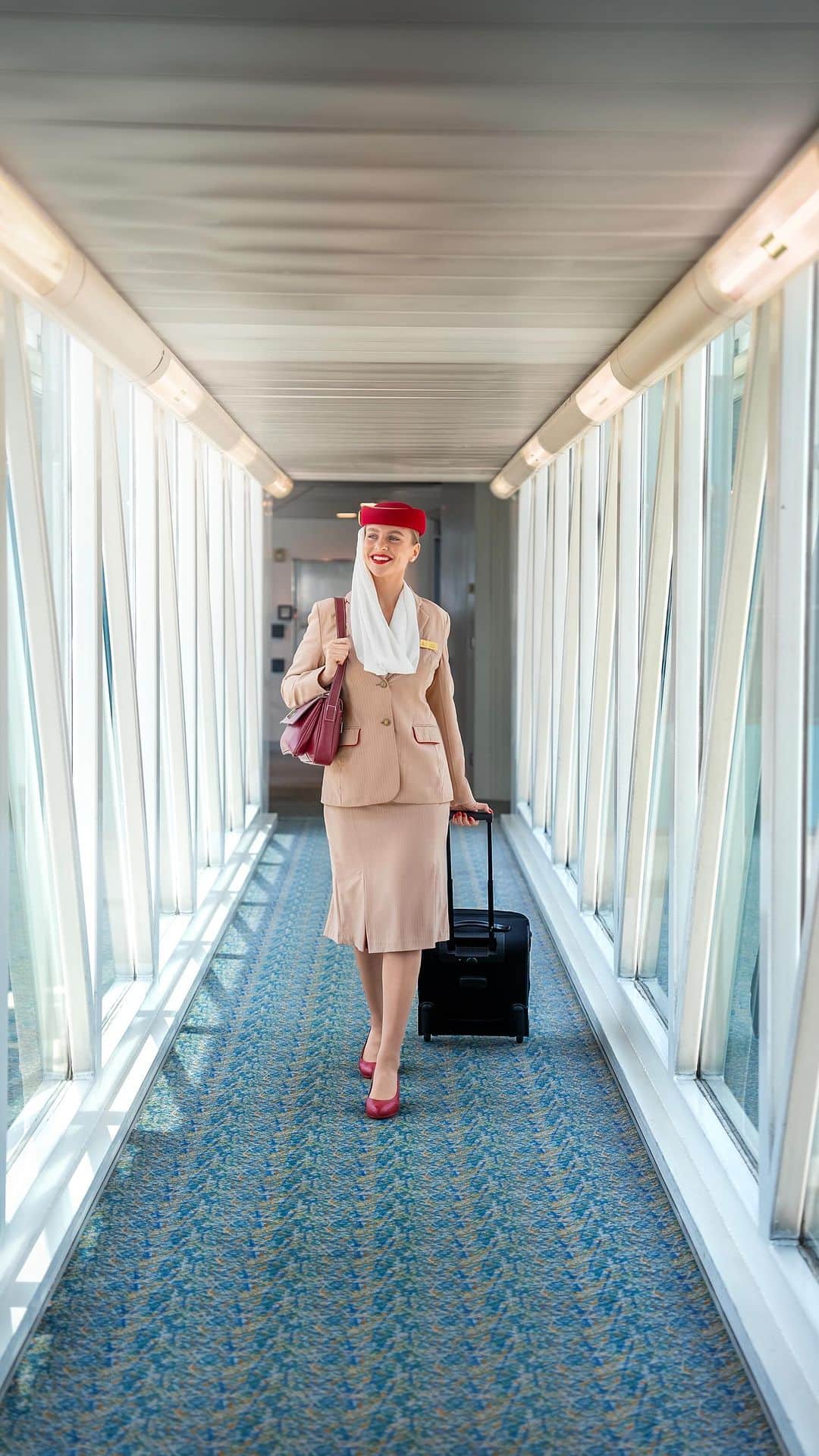 エミレーツ航空のインスタグラム：「Life is an adventure. Take the first step and see where it leads you.  #Emirates #FlyBetter」