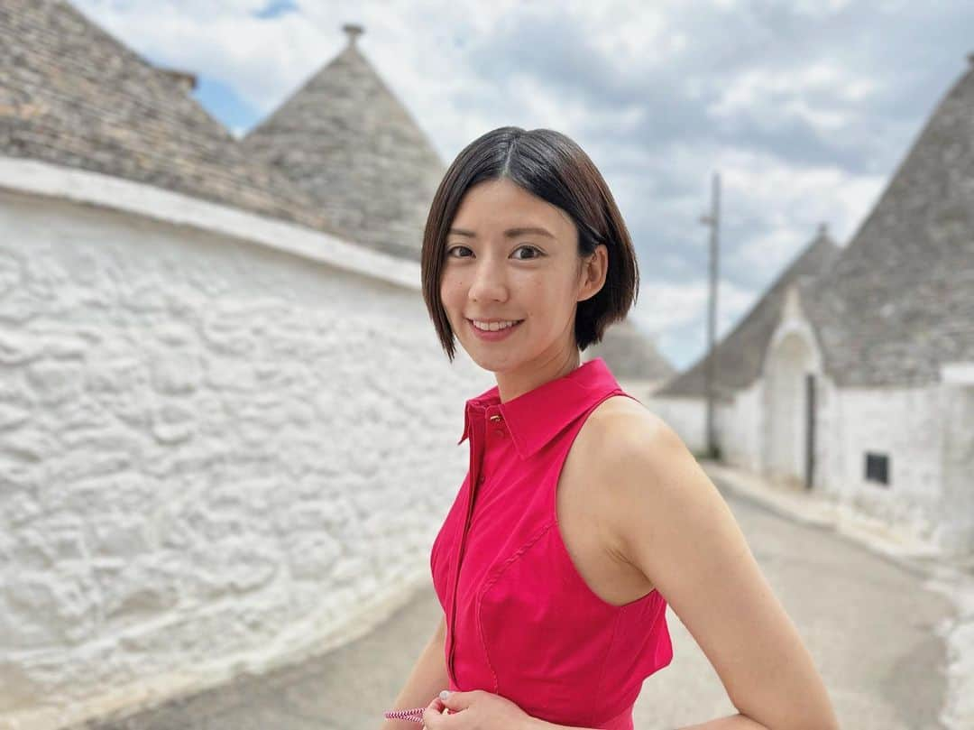 渡辺早織さんのインスタグラム写真 - (渡辺早織Instagram)「朝日新聞デジタル&M 『渡辺早織の思い出ちょっぴり、つまみぐい。』 執筆記事が公開されました。  今回は憧れのアルベロベッロへ行ったお話です。  遠く離れた地の美しい景色を目の前にすると、 何故だか自分の心の一番近いところに 話しかけられるような感覚になること、 ありませんか😌  イタリアの美しい景色とお料理をお楽しみください❤️  感想、いいね&Mのサイトの方でも お待ちしております☺️  ぜひご一読ください🌸 記事のリンクはストーリーに貼ります。  #andm #朝日新聞デジタル  #思い出ちょっぴりつまみぐい #料理 #おうちごはん #簡単レシピ #レシピ動画」9月27日 20時09分 - _watanabesaori_