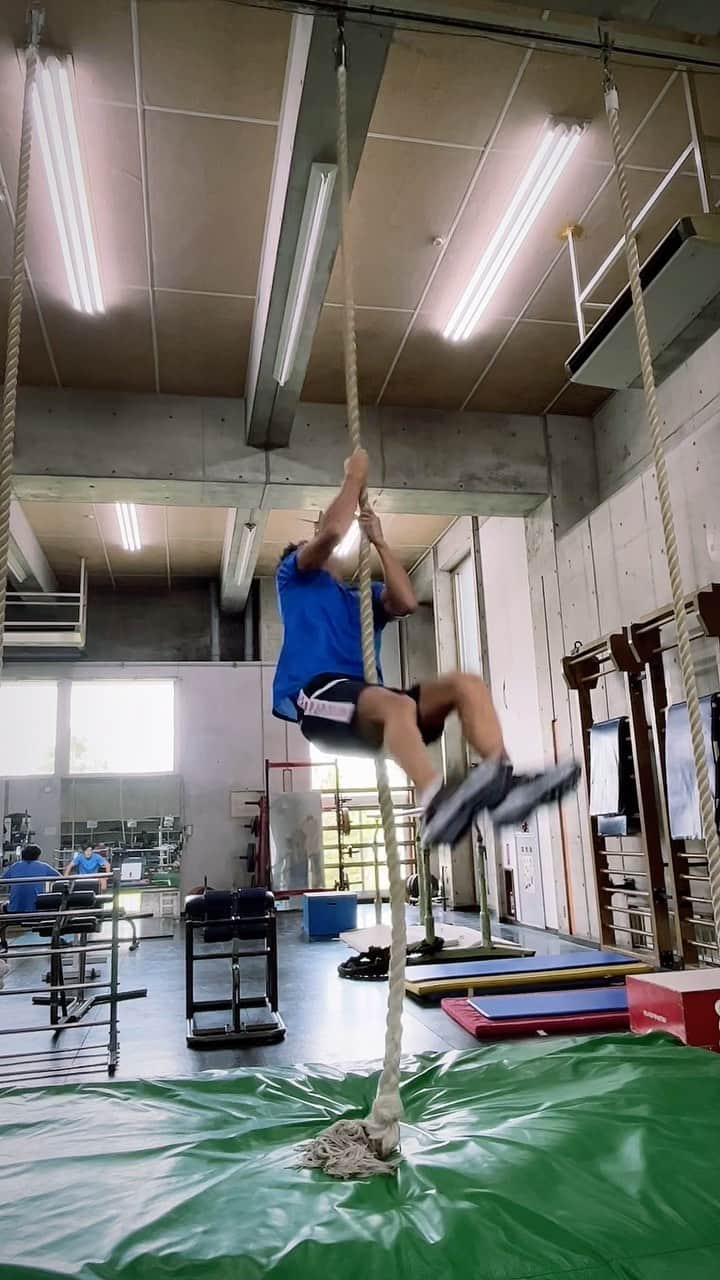 荒井陸のインスタグラム：「Climb to the top with my teammate. We’re gonna keep on going til we can’t go no more.  #training #workout」