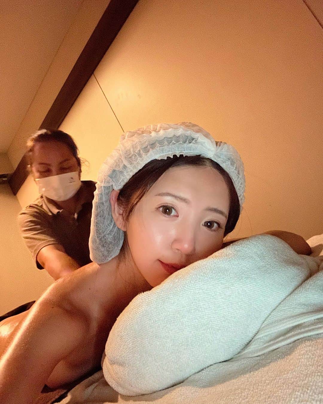 めいのインスタグラム：「--🇹🇭Thailand  オイルマッサージ 店の雰囲気もテクニックも良し とてもおすすめです！  ・ ・ ・　 ・ ・ ・  —  #instapic#日本#thailand#寫真#portrait#사진#タイ#泰國#커피#ポートレート#japanesegirl#写真集#japan#photo_jpn#バンコク#섹시#photo#写真部#フォロー#撮影#model#view#マッサージ#tokyo#follow#portraitsedition  不得不說這家按的還不錯 我選擇精油按摩 按完還可以洗澡 整體上乾淨又舒服」