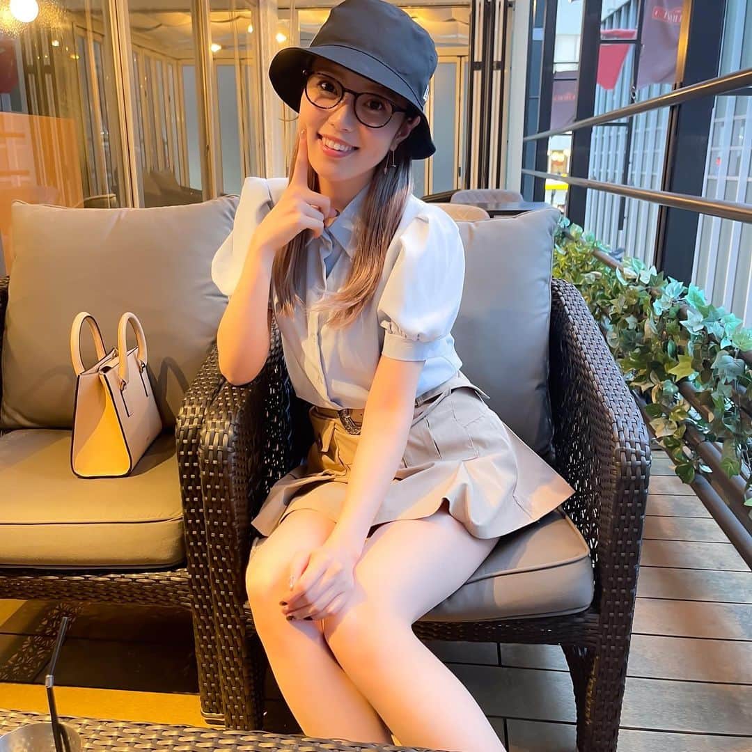 高橋紫微のインスタグラム：「明日は早起きなので今日は早めに寝ようと思います💤♡」