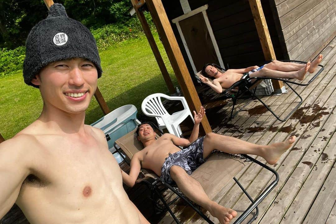 重盛赳男さんのインスタグラム写真 - (重盛赳男Instagram)「9月が終わる前に夏の思い出を🏕️  小学生の頃からの友人と戸隠へキャンプに！ 必要なものいろいろ忘れて大変だったけど、いいよね🥳 信州の自然を満喫する休日でした。  #長野市 #戸隠 #キャンプ #戸隠神社 #戸隠そば #戸隠高原ホテル #サウナ #重盛赳男 #忘れたのはテントのポールと寝袋 #サバイバルに早変わり #アナウンサー」9月27日 20時30分 - shigemoritakeo