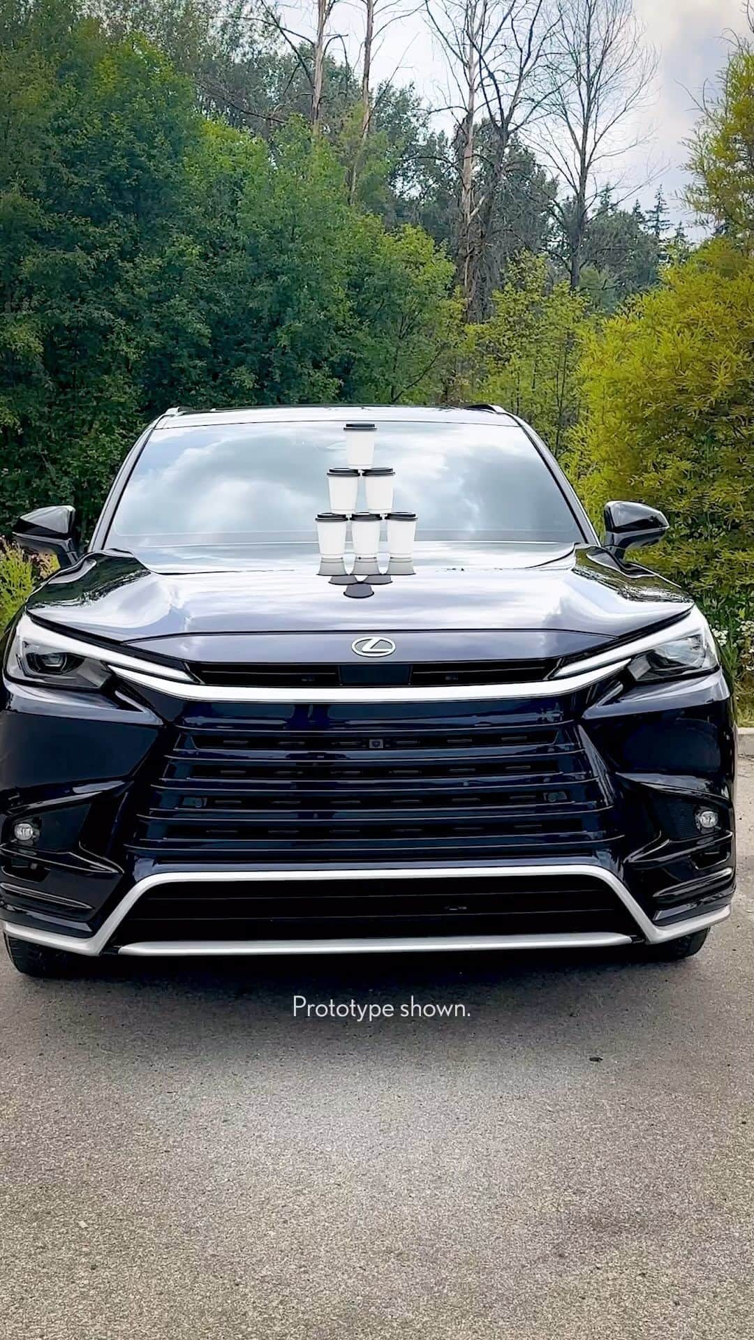 Lexus USAのインスタグラム：「Cheers to cupholders for all. The three-row, first-ever #LexusTX.」