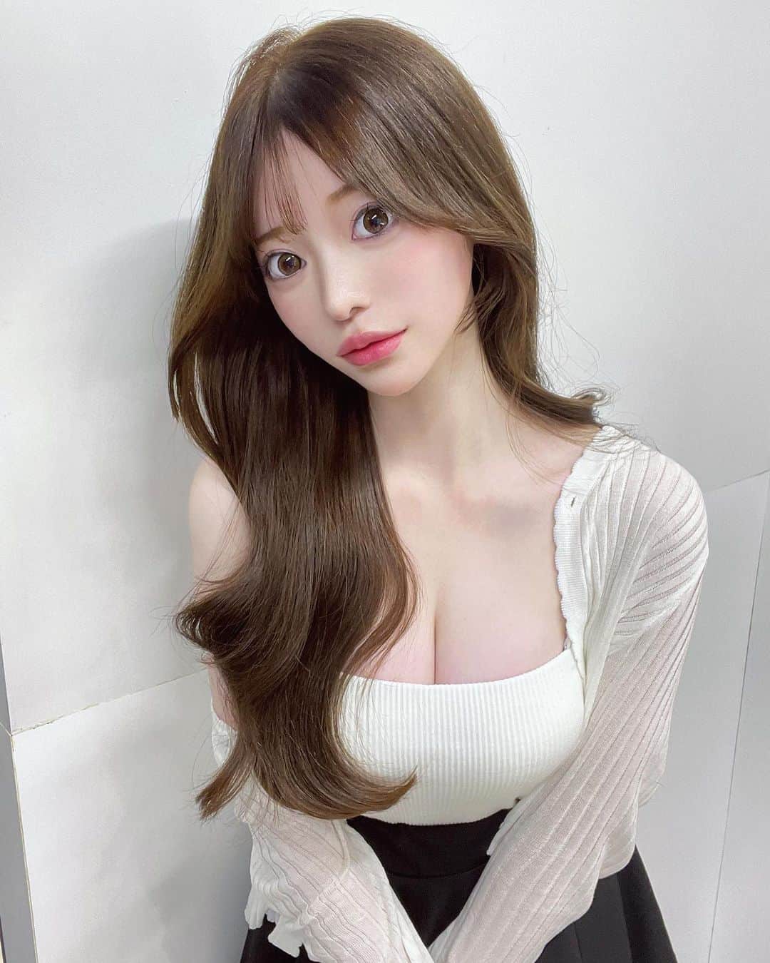 ナカシオさんのインスタグラム写真 - (ナカシオInstagram)「保存を必ずお願い致します 顔まわりのこだわりがあるので 必ず可愛くなります カウンセリングの際に 【カラー・仕上げ】僕があなたに合わせて必ず可愛くします お出かけ前に是非  #渋谷美容室 #くびれヘア#渋谷 #ワンホンヘア#顔周りカット」9月27日 20時45分 - naka0523