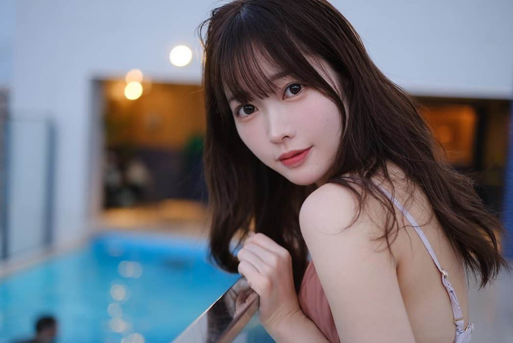 稲田汐莉さんのインスタグラム写真 - (稲田汐莉Instagram)「沖縄旅行🌴 ホテルでサウナが楽しめる　@androoms_nahaport に宿泊したよ！  温度92度水風呂15度で沖縄なのに水風呂キンキンだった🧊オートロウリュは15分おきだったけど湿度低めだからサウナ初心者向けだった🧖  水風呂のあとプールでぷかぷか浮かぶのも気持ちいい！ 朝食も美味しくて国際通りから近い&レンタルサイクルもあるからリピしてるホテル🏨  お昼はSAIGA 沖縄そばを食べて　夜は居酒屋うりずん　@urizun_okinawa からの屋台村　@kokusai.yataimura をはしご💭 酔っ払いました🫣（一番最後の写真🍶  3泊４日したけどマリンアクティビティ楽しんでたら基本髪ボサボサで1日目以外は写真少なめ🫢🫢笑」9月27日 20時44分 - shioringo1224