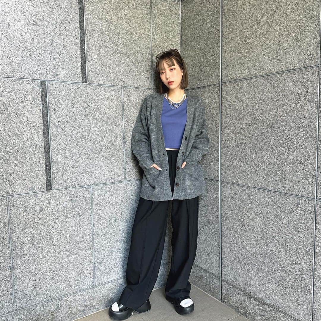 タナカガさんのインスタグラム写真 - (タナカガInstagram)「今日は普段からよく使ってるGUで3コーデ組んでみた🫶🏻 手に取りやすい価格やのにクオリティ高いし、可愛い商品いっぱいやからコーデ組むの楽しい🙆🏻‍♀️  今回使ったパフィータッチオーバーサイズカーディガンは羽織としてもメインのトップスとしても色々使い回せるし、冬まで長い間着れるからこれから大活躍間違いなし💞 #guglobal　のタグから海外インフルエンサーの着こなしも見れるからチェックしてみて！  #PR #GU」9月27日 20時46分 - tanakaga.12