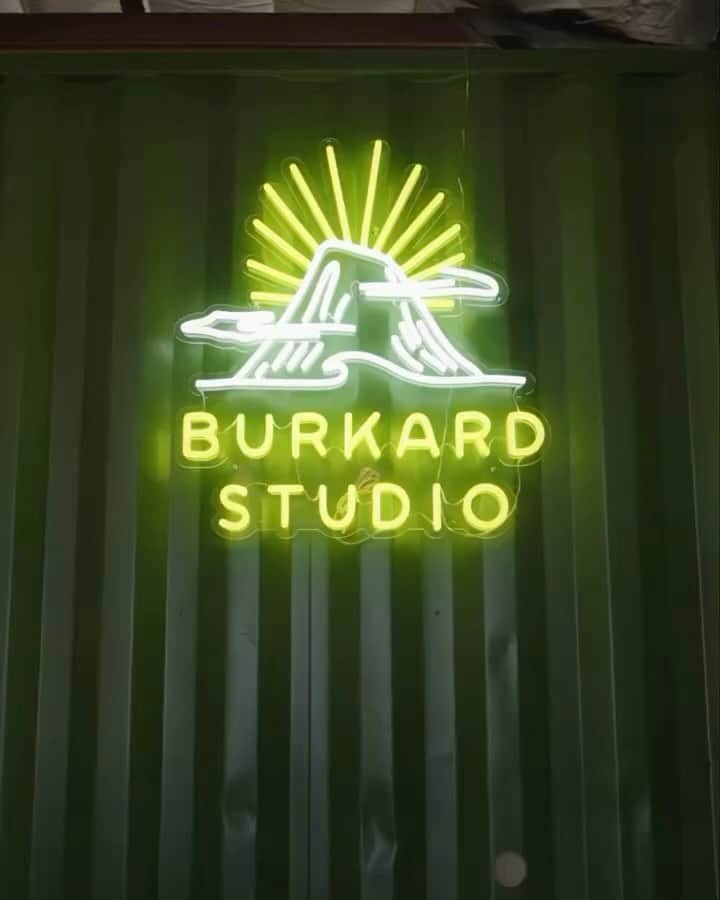 クリス・バーカードのインスタグラム：「Well … it’s the end of an Era. I spent 6 years building my dream studio in California and this Friday will be our LAST open day. I’m moving on because life has opened other opportunities and I feel I would be lying to myself and everyone else if I didn’t practice what I preach and pursue them . I’ll still have a production studio in California just not a public gallery. If you want to take part in our closing day sale we will be open this Thursday - Friday 9am-6pm for one last blowout sale of prints, gear, etc etc   I wanna say .. I am grateful to everyone who came to this space and shared a memory here. It was always a dream of mine to have a place for the community to celebrate and we certainly did that. love all yall.」