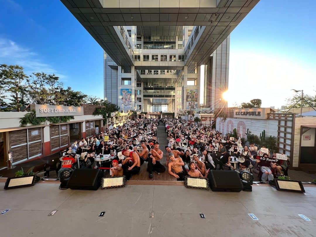 居酒屋えぐざいるPARKさんのインスタグラム写真 - (居酒屋えぐざいるPARKInstagram)「. 🏮9月24日(日)来店情報🏮  * ・・・・・・・・・・・・・・・・・ *  RAG POUND  * ・・・・・・・・・・・・・・・・・ *  LDH発！世界一激しいパフォーマンス集団🔥  会場にて熱いバトルやパフォーマンスを披露してくれました❤️‍🔥  今回はどっちが勝ったのか⁉️  最後はみなさんと記念写真📸🎞️  Happinessな時間をありがとうございました🌈  何が起こるかわからない居酒屋えぐざいる🏮 是非ご来場をお待ちしております⤴︎⤴︎  * #居酒屋えぐざいる #居酒屋えぐざいる2023 #いざえぐ #RAGPOUND #ラグパウンド #ラグパン #KRUMP」9月27日 20時51分 - izakaya_exile
