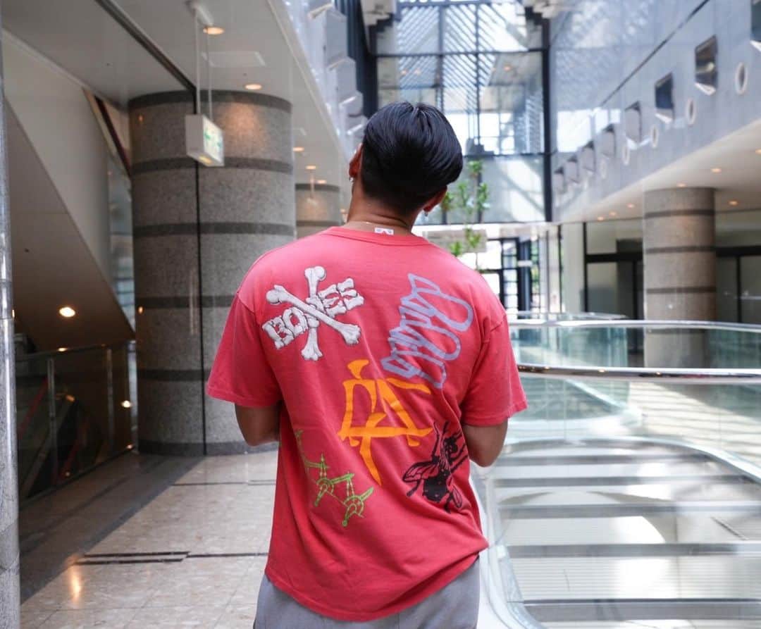金子賢さんのインスタグラム写真 - (金子賢Instagram)「赤の🟥Tシャツはヴィンテージくらいしか持ってない  全然スケジュール🗓️くれない人は…会えないね。」9月27日 20時51分 - kenken1019