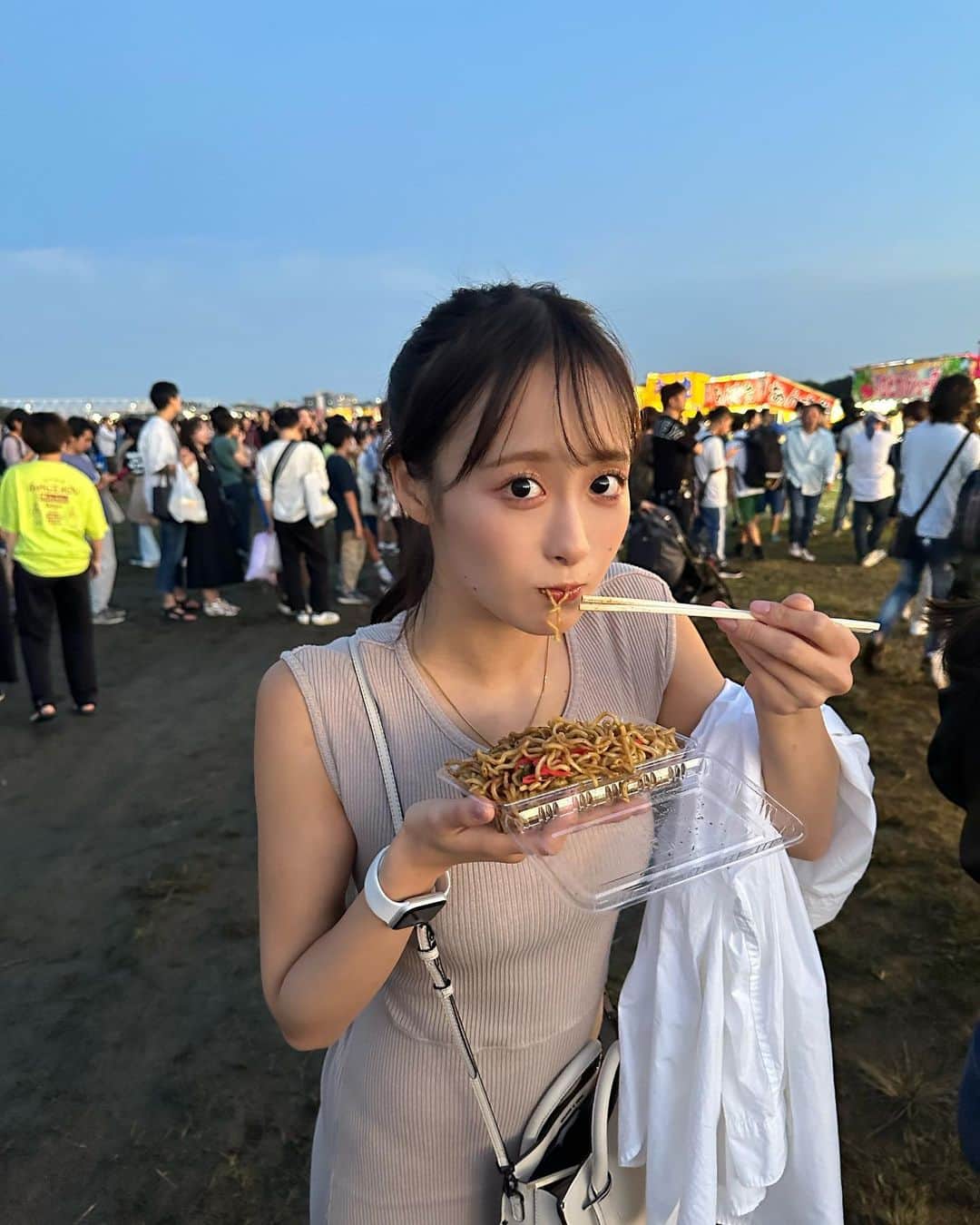谷川奈々穂のインスタグラム：「夏の色々なわたし☀️🍉🌻🏊 来年はひまわり畑にいきたい！」