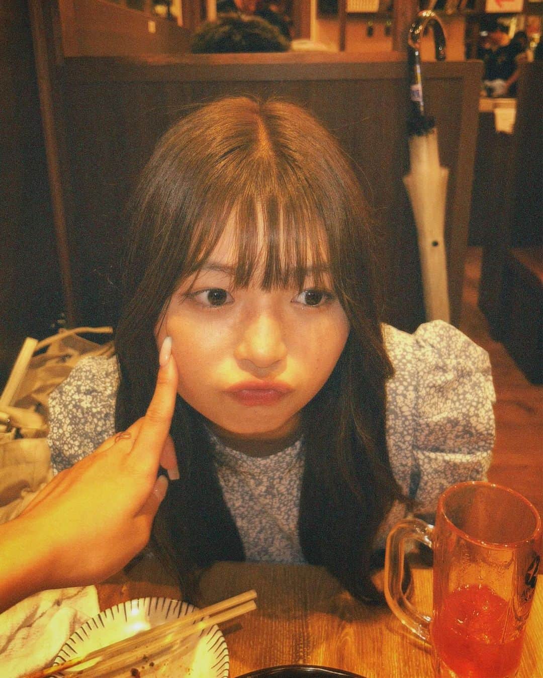 海老野心さんのインスタグラム写真 - (海老野心Instagram)「日本の居酒屋最強です！🏮 苺サワー美味しかった🍓 ・ そして、ひっさしぶりにロングにしちゃいましたあ〜💕💕」9月27日 20時52分 - heart_u29