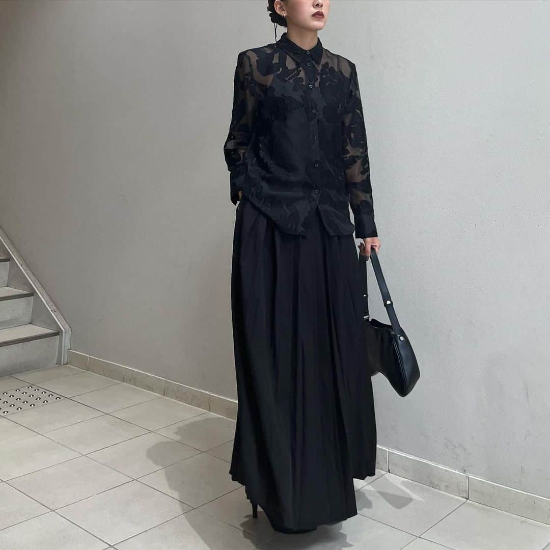 近藤沙良さんのインスタグラム写真 - (近藤沙良Instagram)「久しぶりの結婚式参列でしたっ💐  #blackcode #blackfashion #weddingparty #weddingpartydress #weddingwear #お呼ばれコーデ #お呼ばれドレス #お呼ばれスタイル #結婚式お呼ばれ #結婚式参列 #結婚式お呼ばれコーデ」9月27日 20時56分 - saaara57