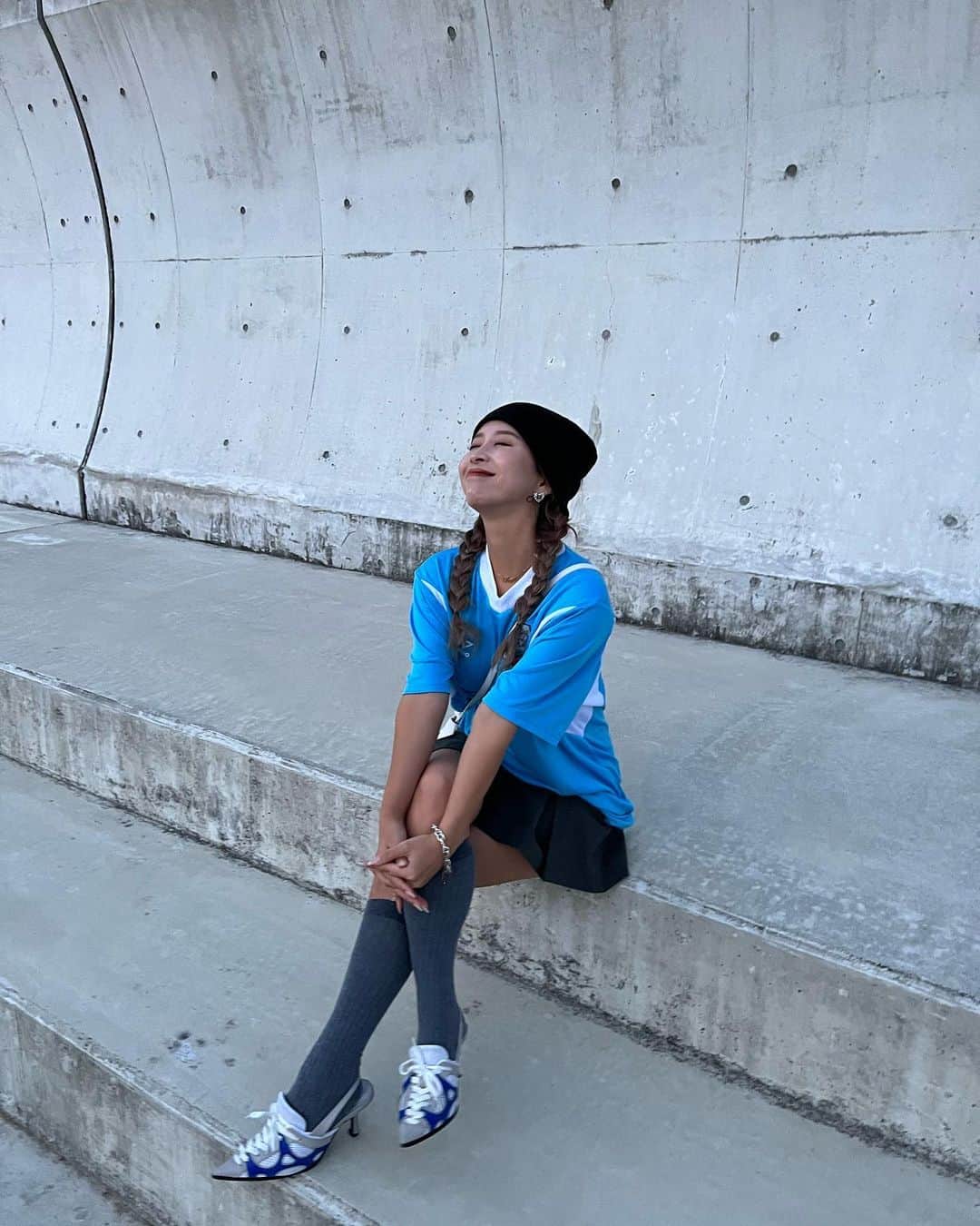 ヒロタナギサさんのインスタグラム写真 - (ヒロタナギサInstagram)「_  今年の秋は、 ユニフォーム探しに徹そうと思います⚽️🔍🖤笑  #ngscode  #ユニフォームコーデ」9月27日 21時01分 - _nachan_812