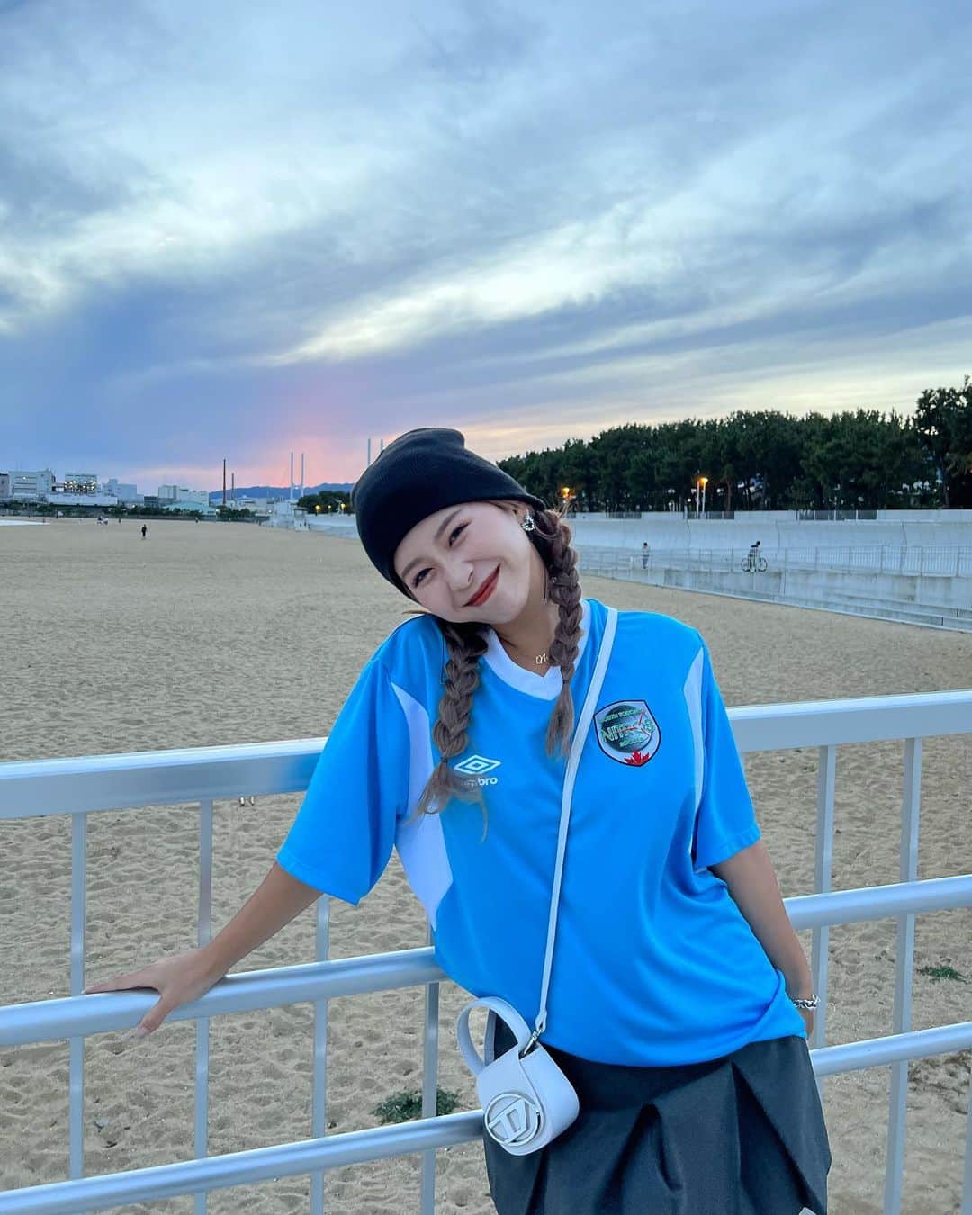 ヒロタナギサさんのインスタグラム写真 - (ヒロタナギサInstagram)「_  今年の秋は、 ユニフォーム探しに徹そうと思います⚽️🔍🖤笑  #ngscode  #ユニフォームコーデ」9月27日 21時01分 - _nachan_812