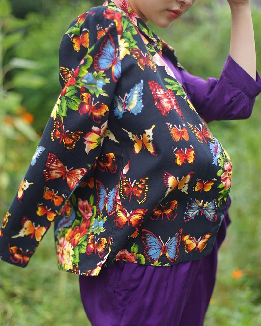 PUNK CAKEさんのインスタグラム写真 - (PUNK CAKEInstagram)「📱ONLINE STORE NEW ARRIVAL 📱  ▫︎ Purple Rayon all in one【SOLD】 ▫︎ Butterfly cotton jacket  🎉10th Anniv POP-UP開催中🎉  10月1日でPUNK CAKEは10周年を迎えます！！！ ポップアップのラスト２日間の9/30,10/1は営業時間を延長して "パンクケイクで立ち飲み" みたいなラフな感じで フードやドリンクも基本持ち込みOKでゆるっと営業しようかと思ってます。 特にパーティーといった感じでもなく 来てくれたみんなで飲みながらお話しして過ごせたらとおもっているので 是非一緒に乾杯しましょう♡ もちろん普通に営業もしてますので お買い物だけでも！ 初めての方も！ 挨拶だけでも！ ご来店大歓迎です🌹 （お祝いなど本当に気を使わずに手ぶらで来てください！来てくださるだけで嬉しいです！）  皆さまにお会いできる時を心よりお待ちしています♡  Kinjy   日程/ 9.23(土)～9.29(金) 時間/ 13:00～20:00   日程/ 9/30(土)10/1(日) 時間/ 14:00～22:00 くらい？  場所/ 東京都目黒区鷹番3-4-10 2F」9月27日 21時12分 - punk_cake