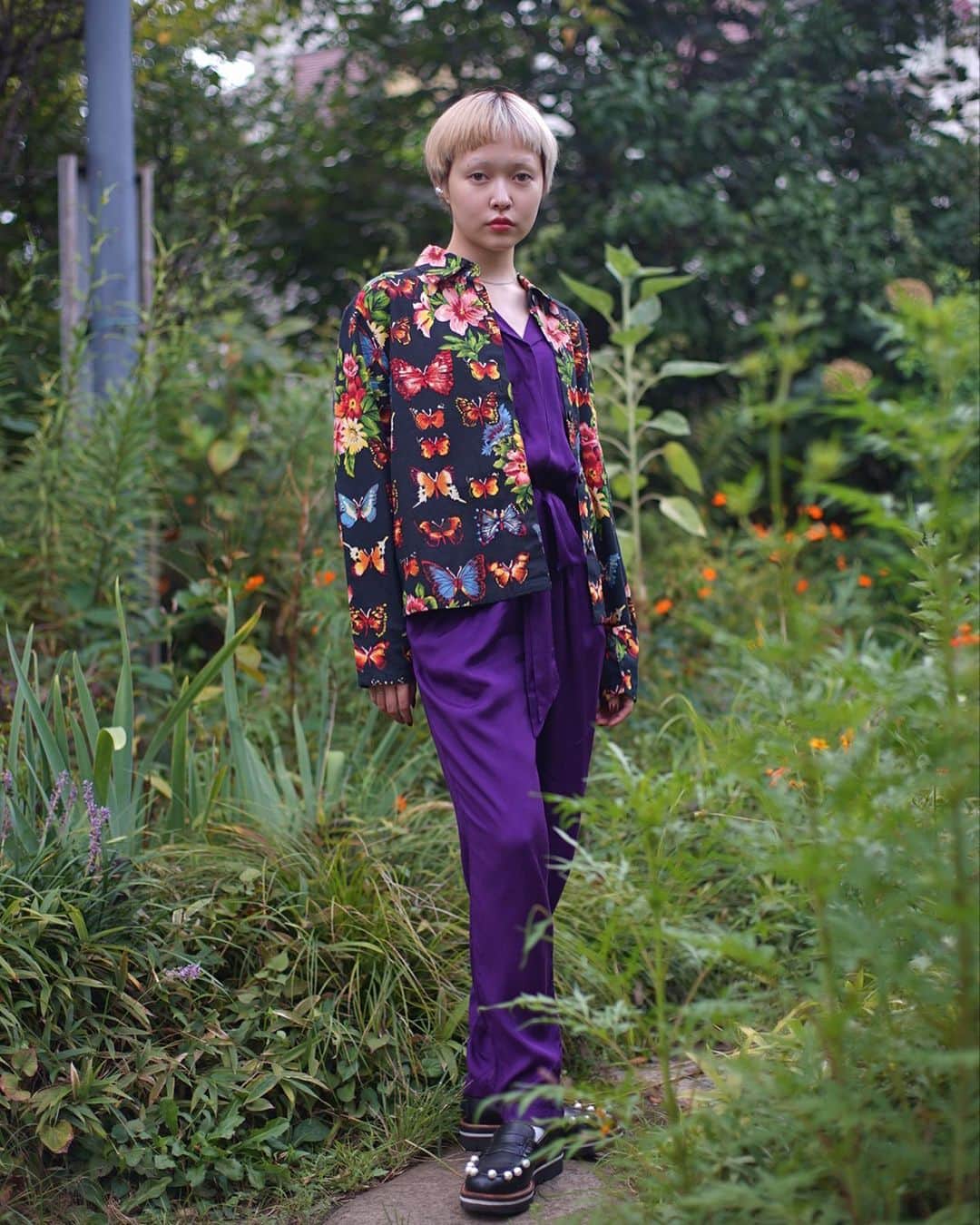 PUNK CAKEのインスタグラム：「📱ONLINE STORE NEW ARRIVAL 📱  ▫︎ Purple Rayon all in one【SOLD】 ▫︎ Butterfly cotton jacket  🎉10th Anniv POP-UP開催中🎉  10月1日でPUNK CAKEは10周年を迎えます！！！ ポップアップのラスト２日間の9/30,10/1は営業時間を延長して "パンクケイクで立ち飲み" みたいなラフな感じで フードやドリンクも基本持ち込みOKでゆるっと営業しようかと思ってます。 特にパーティーといった感じでもなく 来てくれたみんなで飲みながらお話しして過ごせたらとおもっているので 是非一緒に乾杯しましょう♡ もちろん普通に営業もしてますので お買い物だけでも！ 初めての方も！ 挨拶だけでも！ ご来店大歓迎です🌹 （お祝いなど本当に気を使わずに手ぶらで来てください！来てくださるだけで嬉しいです！）  皆さまにお会いできる時を心よりお待ちしています♡  Kinjy   日程/ 9.23(土)～9.29(金) 時間/ 13:00～20:00   日程/ 9/30(土)10/1(日) 時間/ 14:00～22:00 くらい？  場所/ 東京都目黒区鷹番3-4-10 2F」
