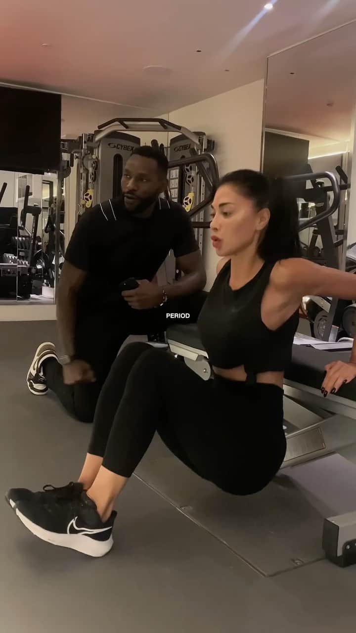 ニコール・シャージンガーのインスタグラム：「If you want something, go get it, period 👊🏽」