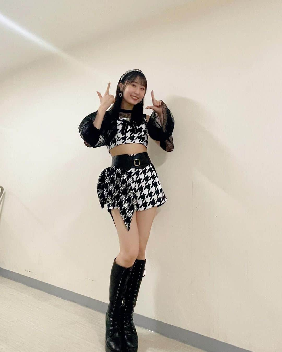 段原瑠々さんのインスタグラム写真 - (段原瑠々Instagram)「🖤  千鳥柄衣装、かわいいいいです    #juicejuice #段原瑠々」9月27日 21時04分 - ruru_dambara.official