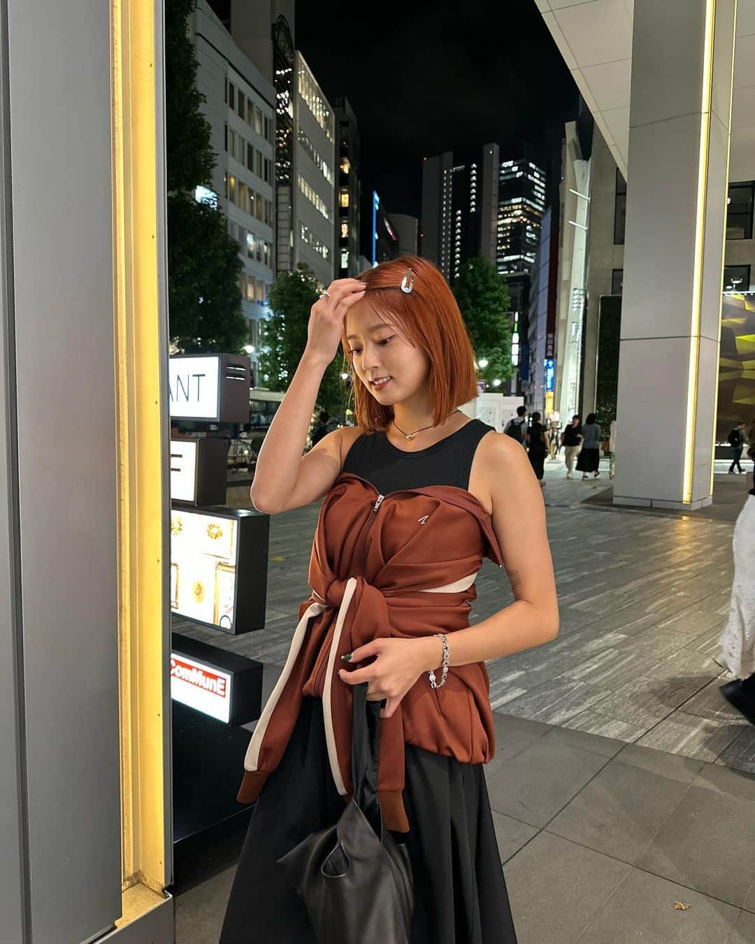 鈴本美愉さんのインスタグラム写真 - (鈴本美愉Instagram)「. Shibuya109 POPUPまであと2日😎 楽しみですー!!  この日は渋谷パルコでやってるBOB + TIM Sweets Time Cafeに行ってきました🧸 かわいかった。 POPUP会場から近いので遊びに行ってみてね👼  着ているジャージ&スカート&ネックレスはPOPUPで販売されるアイテムです♥️ この日は暑かったのでビスチェ風に着てみました✌︎ ご参考までに。  #渋谷パルコ #ボブティム #ミニオン #MINION」9月27日 21時04分 - suzumotomiyu125