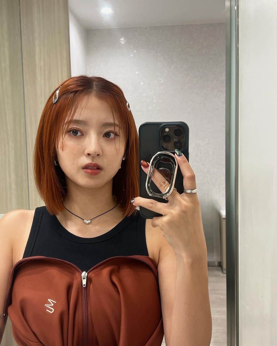 鈴本美愉のインスタグラム：「. Shibuya109 POPUPまであと2日😎 楽しみですー!!  この日は渋谷パルコでやってるBOB + TIM Sweets Time Cafeに行ってきました🧸 かわいかった。 POPUP会場から近いので遊びに行ってみてね👼  着ているジャージ&スカート&ネックレスはPOPUPで販売されるアイテムです♥️ この日は暑かったのでビスチェ風に着てみました✌︎ ご参考までに。  #渋谷パルコ #ボブティム #ミニオン #MINION」
