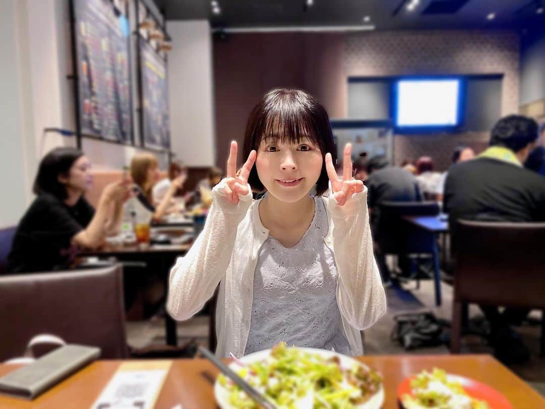 山本かおりのインスタグラム：「もぐもぐもぐ😋🥗  #ディナー #dinner #イタリアン #パスタ #東京 #夜ご飯 #salad #haneda #밥 #저녁」