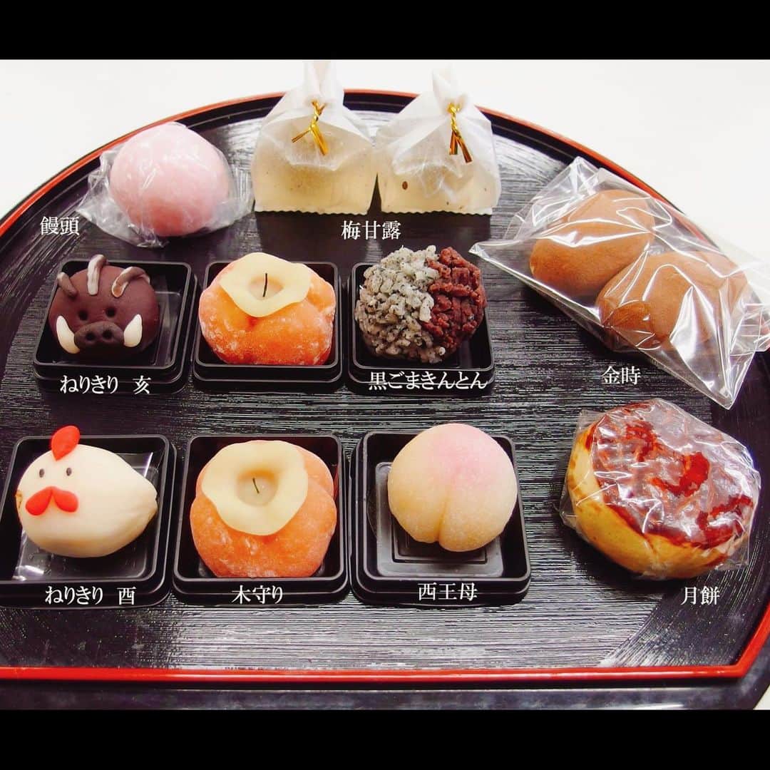 sakiのインスタグラム：「これまで作ったもの👩‍🍳 料理、イーストパン、天然酵母パン、ケーキ、和菓子、 パスタのお免状を頂いたので料理教室を開校できます❣️ (開校しないけど)  打ち立てが香りも食感もいいから 手間だけどパスタも蕎麦も製麺する🥱  なかなか酵母を育てるまでの気力が起きないけど 甘酒やヨーグルトも作ると美味しいから また余裕ができたら🫢🤍」