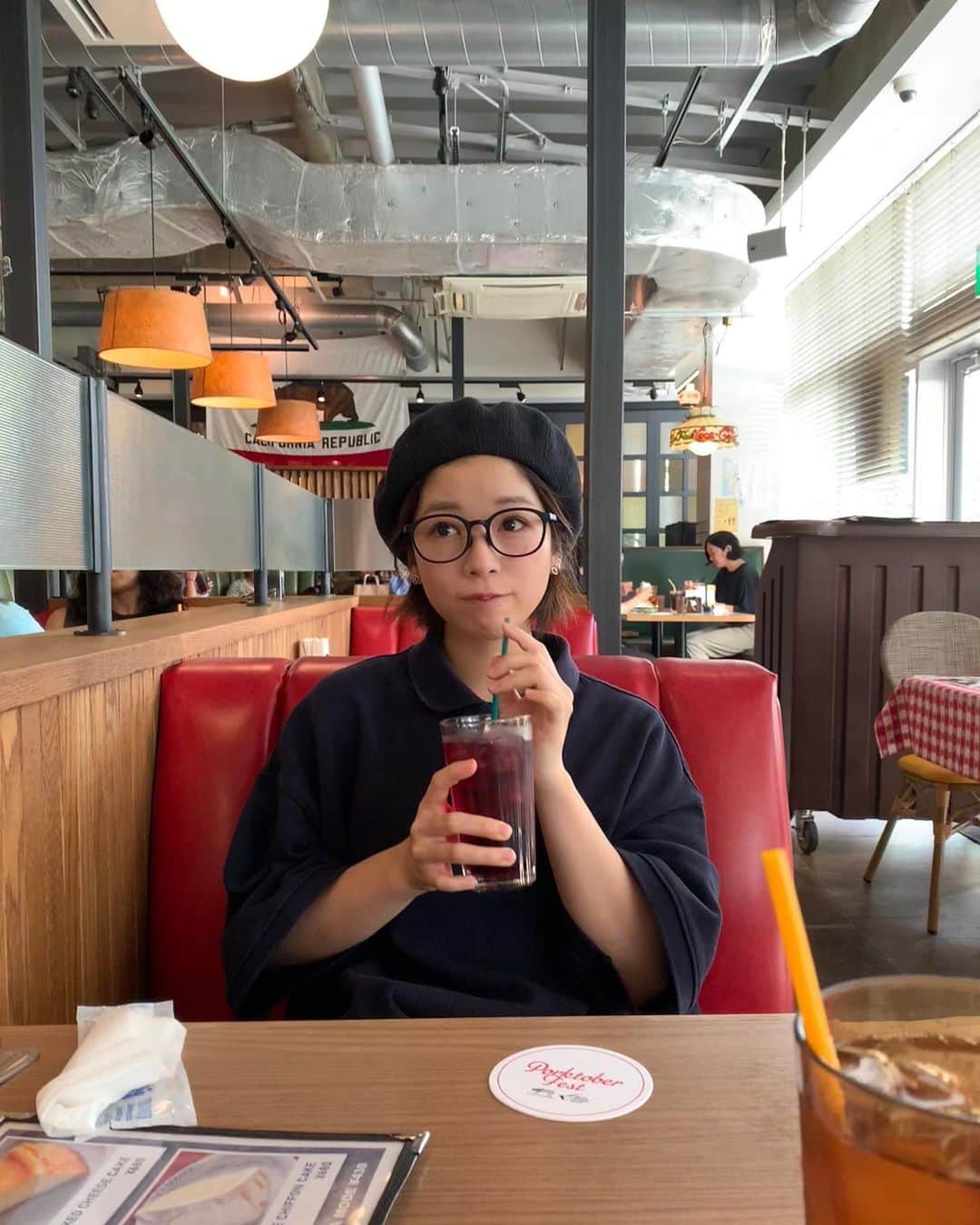 傳彩夏のインスタグラム：「おなかすいた🍰」