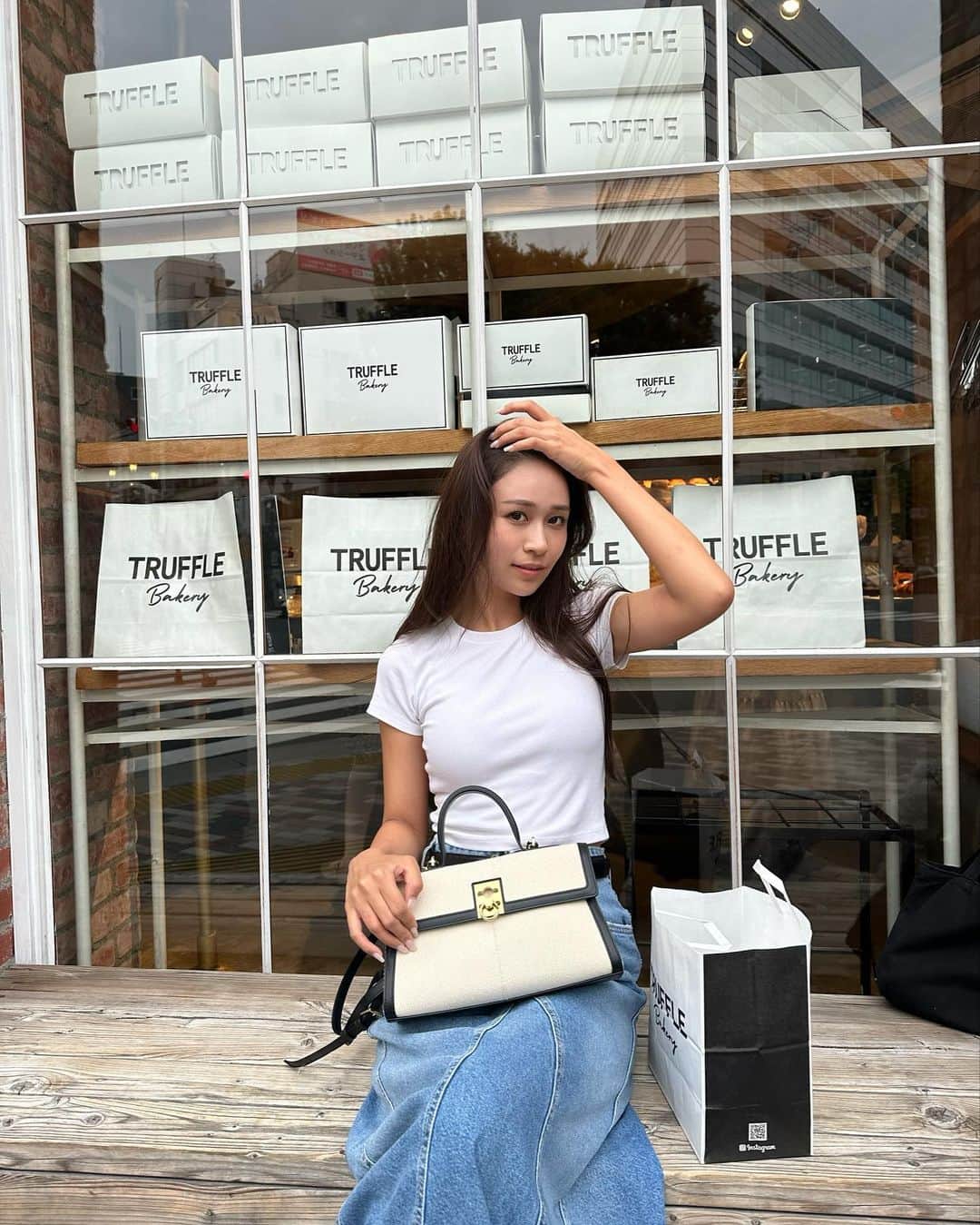 森英奈さんのインスタグラム写真 - (森英奈Instagram)「my new bag 🫰🏻 @cafune.official   キャンバス×ブラックが何にでも 合わせやすくてかわいいの🪄  #mycafune #カフネバッグ」9月27日 21時17分 - hana_mori18