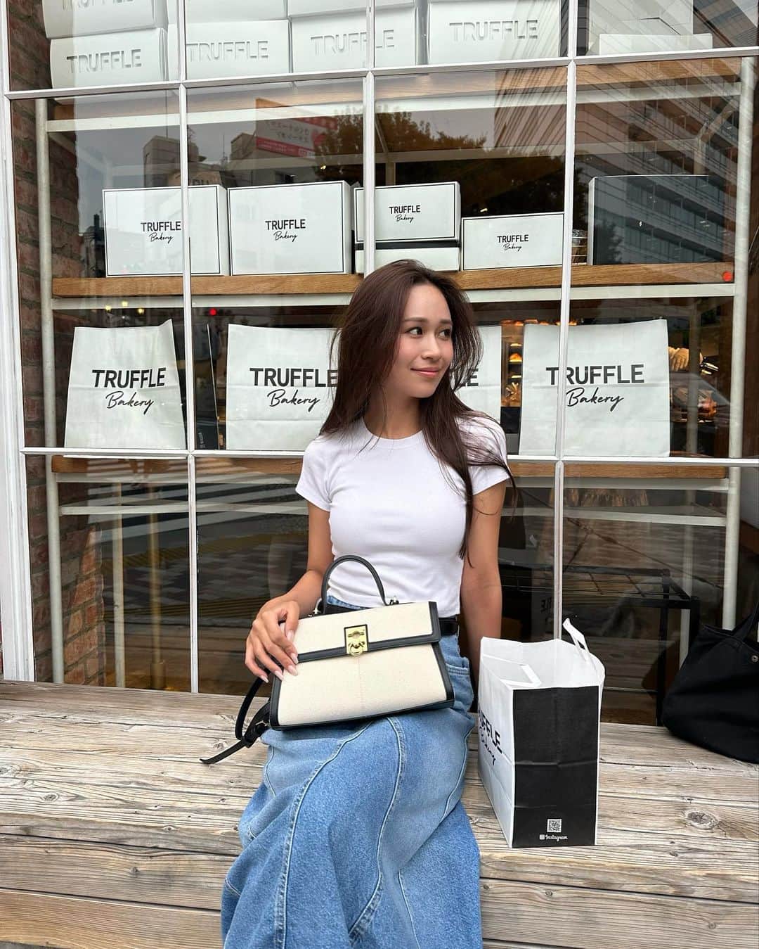 森英奈さんのインスタグラム写真 - (森英奈Instagram)「my new bag 🫰🏻 @cafune.official   キャンバス×ブラックが何にでも 合わせやすくてかわいいの🪄  #mycafune #カフネバッグ」9月27日 21時17分 - hana_mori18