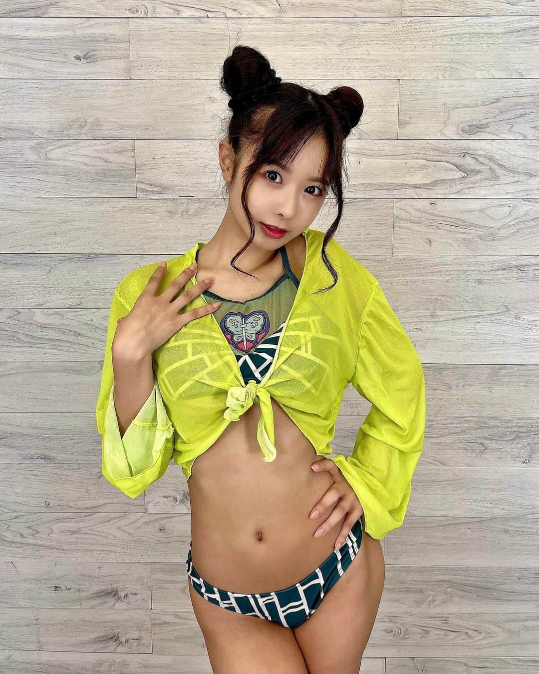栗山莉緒のインスタグラム：「.  昨日の船プレイベントありがとうございました💖 ジョジョの徐倫コスプレさせて頂きました！楽しかったあ♡♡  イベントするとみんなのおかげで私がいるなあって改めて実感するね、、ほんとにありがとうございます🥺💓  会えなかった方もまた会おうね✨  次の船プレは10月29日(日)です！ よろしくお願いします♡  #イベント#ジョジョ#徐倫#コスプレ#秋葉原」