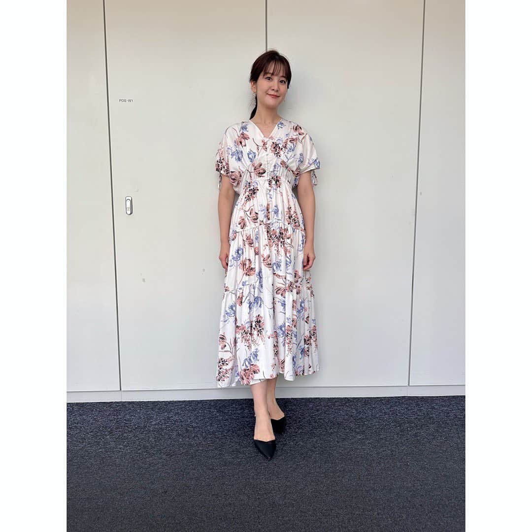 林美桜さんのインスタグラム写真 - (林美桜Instagram)「👗 #ワイドスクランブル  1.2 ワンピース @herlipto イヤリング @cotomonomarche_shinjukuest ブレスレット @joueteofficial  3.4 トップス @newans.official スカート @and.couture ネックレス・イヤカフ・リング @ete_official 靴 @randa_pic  5.6 ブラウス・ジレ @icb_jp パンツ @beigecomma イヤリング @cotomonomarche_shinjukuest  7.8 ワンピース @herlipto イヤリング @cotomonomarche_shinjukuest ネックレス @ete_official  9.10 発進！ミライクリエイター @rosebud_official_ スカート・靴 @randa_pic イヤリング @matildarose_official  #衣装 #ootd #fashion  #アナウンサー #아나운서」9月27日 21時24分 - miou0hayashi