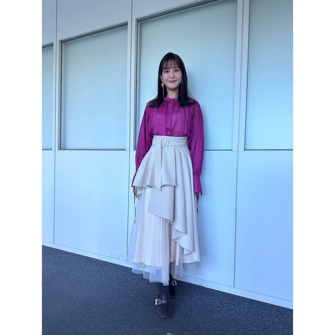 林美桜さんのインスタグラム写真 - (林美桜Instagram)「👗 #ワイドスクランブル  1.2 ワンピース @herlipto イヤリング @cotomonomarche_shinjukuest ブレスレット @joueteofficial  3.4 トップス @newans.official スカート @and.couture ネックレス・イヤカフ・リング @ete_official 靴 @randa_pic  5.6 ブラウス・ジレ @icb_jp パンツ @beigecomma イヤリング @cotomonomarche_shinjukuest  7.8 ワンピース @herlipto イヤリング @cotomonomarche_shinjukuest ネックレス @ete_official  9.10 発進！ミライクリエイター @rosebud_official_ スカート・靴 @randa_pic イヤリング @matildarose_official  #衣装 #ootd #fashion  #アナウンサー #아나운서」9月27日 21時24分 - miou0hayashi