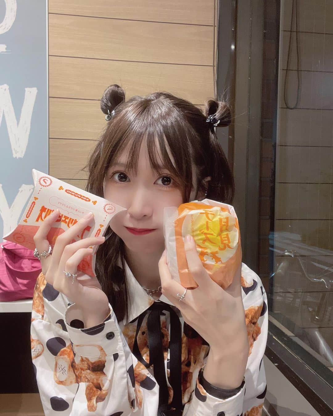 小鳥遊七星のインスタグラム：「食欲の秋です🍔  さつまいもとかぼちゃが甘くて最高🍠🎃」