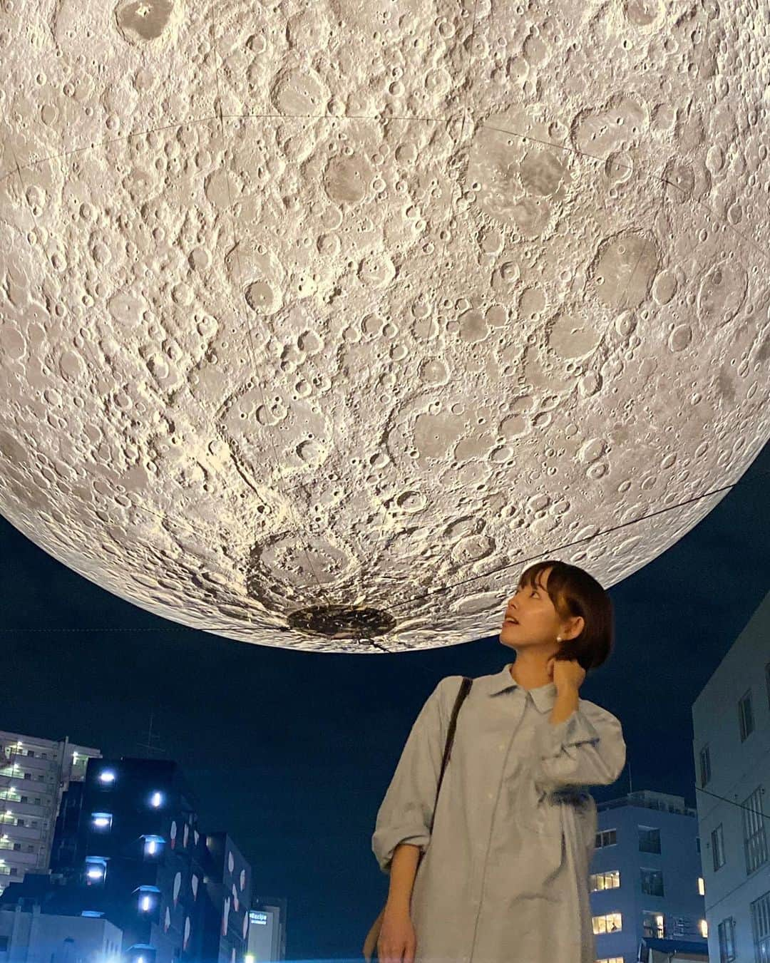 柳生みゆさんのインスタグラム写真 - (柳生みゆInstagram)「下北におっきな月🌕 #ムーンアートナイト下北沢」9月27日 21時28分 - miyu_yagyu