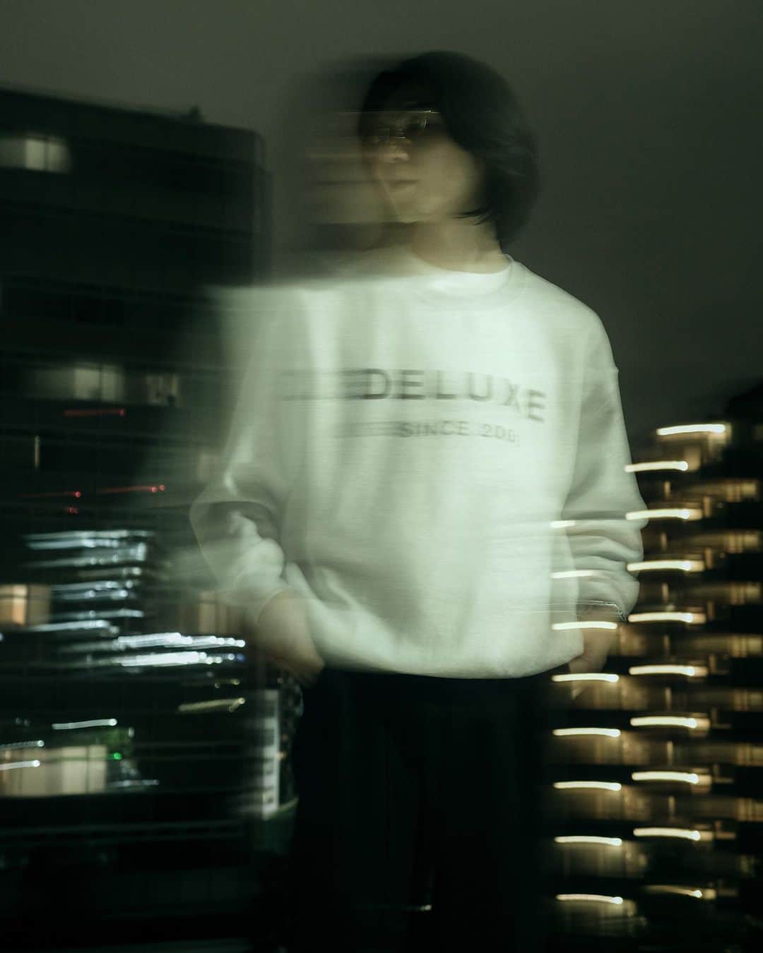 デラックスのインスタグラム：「DELUXE 2023Autumn&Winter collection   DELUXE LOGO CREW  Will be available on our website  2023.09.30(sat)11:00am  #deluxe_jp」