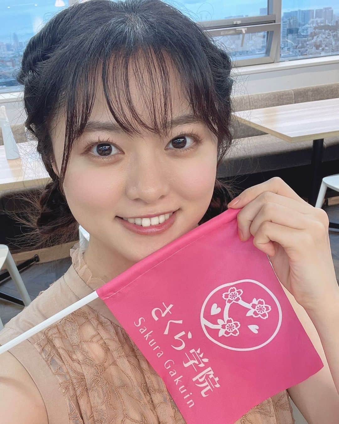 堀内まり菜さんのインスタグラム写真 - (堀内まり菜Instagram)「【堀内まり菜です🌸】  TikTok、たくさんコメントや反応を下さりありがとうございます✨✨ どんな投稿がみたいなどリクエストがあればぜひ教えてね🫶 まだフォローしていない方はぜひお願いします❗️ https://www.tiktok.com/@horimari_429?_t=8g2J7e2AMRM&_r=1  2nd LIVE COSMOS🌏 10/29(日)全電通ホール🎪 ⚠️チケット受付は本日23:59までです‼️  深海や宇宙の冒険🪐🪼 さくら学院などのカバー楽曲🌸 フラッグを持っている方はぜひ持ってきていただいて、一緒に振りましょう！  150枚のチケットを売って、 会場を埋めたいので、迷っている方は絶対来てね！🔥 必ず楽しい時間をお届けします🌟 https://eplus.jp/sf/detail/3525120001 #コスモス菜う  #堀内まり菜 #marinahoriuchi  #まり菜のお仕事」9月27日 21時42分 - marinahoriuchi.lantis