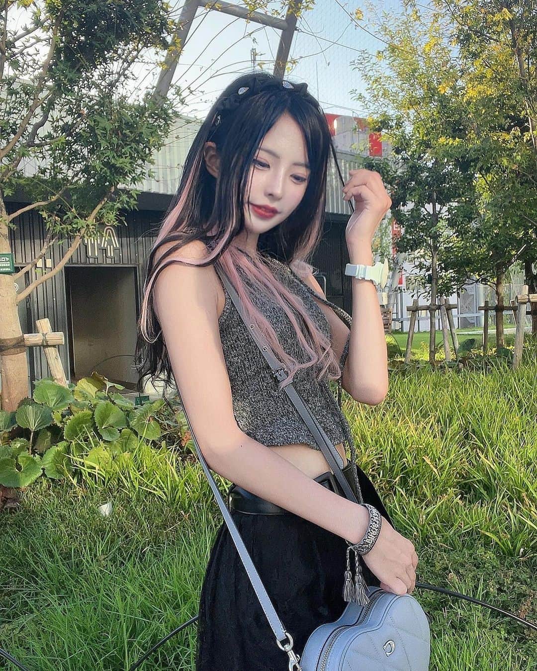 のインスタグラム：「最近お気に入りのハートかばん🥰」
