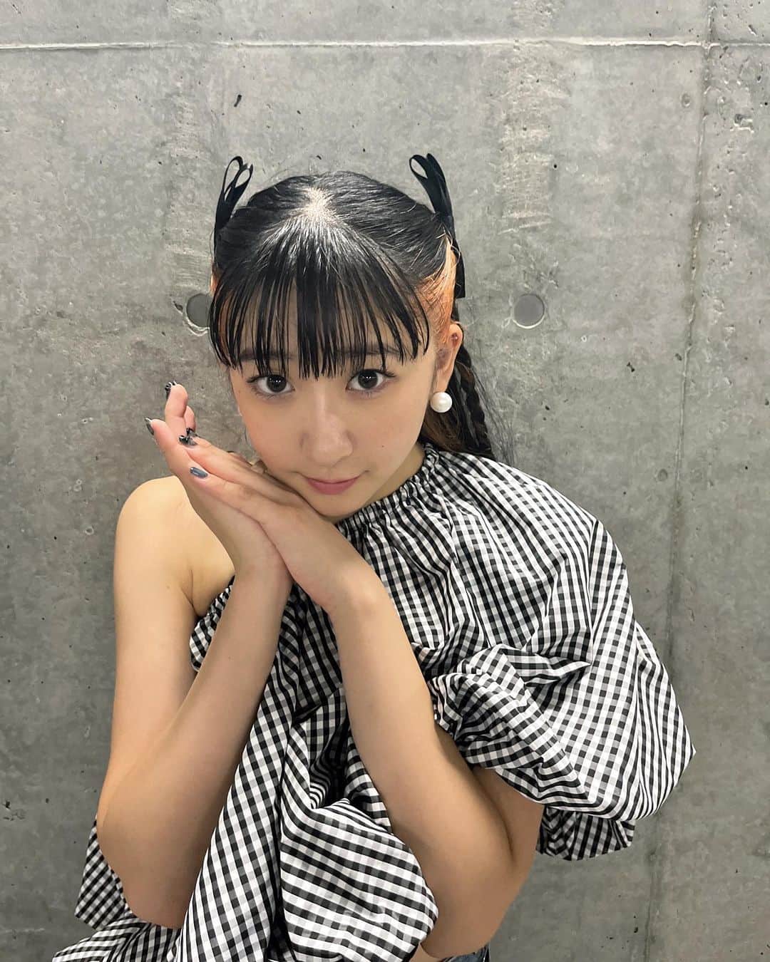 秋山眞緒さんのインスタグラム写真 - (秋山眞緒Instagram)「．  9.27 11thシングル発売致しました☺︎  たくさんの方に愛され、 そして届きますよーに!!!  #tsubaki_factory #秋山眞緒」9月27日 21時58分 - mao__akiyama.official