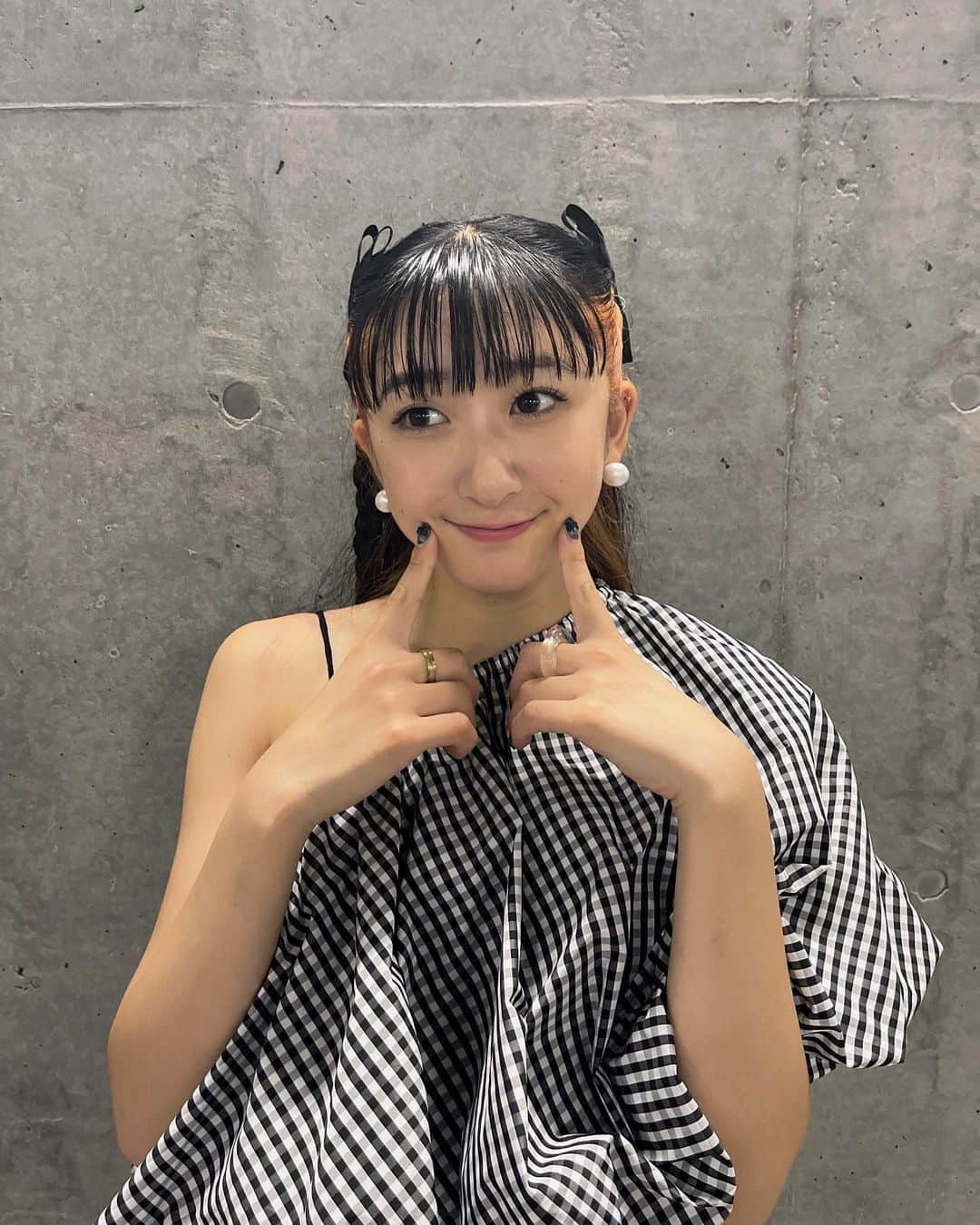 秋山眞緒さんのインスタグラム写真 - (秋山眞緒Instagram)「．  9.27 11thシングル発売致しました☺︎  たくさんの方に愛され、 そして届きますよーに!!!  #tsubaki_factory #秋山眞緒」9月27日 21時58分 - mao__akiyama.official