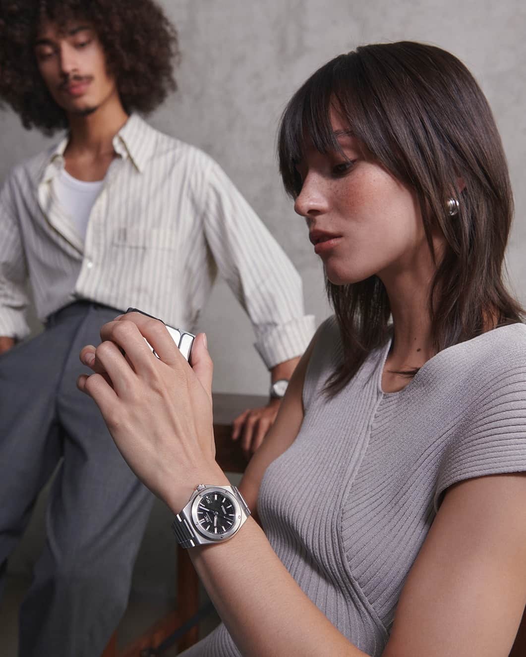 IWCのインスタグラム：「Instant cool points.  #IWCingenieur | #IWCwatches  🔗Link in Bio   📰 @highsnobiety by Dolapo Ladeinde  📷: Highsnobiety」