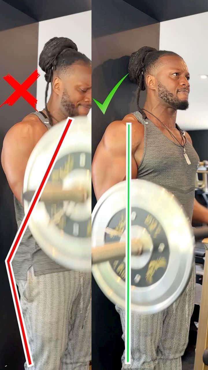 Ulissesworldのインスタグラム：「Training Tips 💡 Biceps Edition  If you find it challenging to stabilise when performing curls then try this one staple trick I use that will not only help you reduce risking a back injury but also help you achieve better bicep isolation 💪🏾  This version of curls will allow you to activate more muscle fibers, rather than just “pumping” with classic curls. Not to mention that touching the wall is necessary to rotate your shoulder outwards. This isolation move thus becomes a compound movement, which in addition, is beneficial for the rotator cuff.」