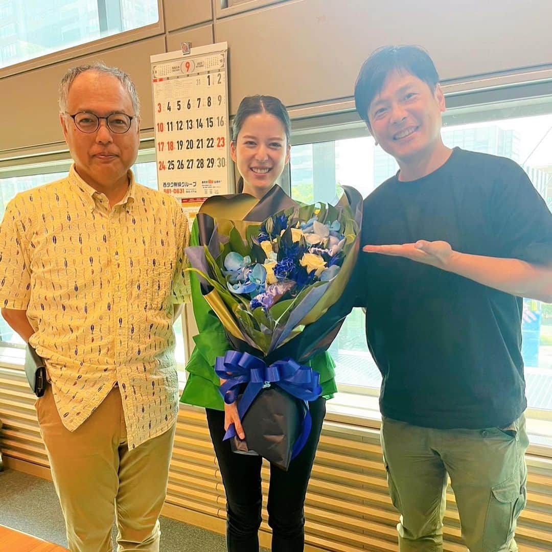 武田伊央のインスタグラム：「RKBラジオ「田畑竜介GrooooowUp」は 今週で卒業となりました！ おかげさまで一度も寝坊することなく…😂😂 1年半、たくさん学ばせていただきました。  特に最後の日はリスナーさんからの メッセージを沢山いただき、 声だけの媒体でも笑顔が伝わっていることや 私はそんなによく笑っているのかと 新たな気付きがありました🥰✨  もっとこうすればよかった！ その思いばかりなので、また復帰した時の 糧にしたいと思います😋  本当にありがとうございました。」