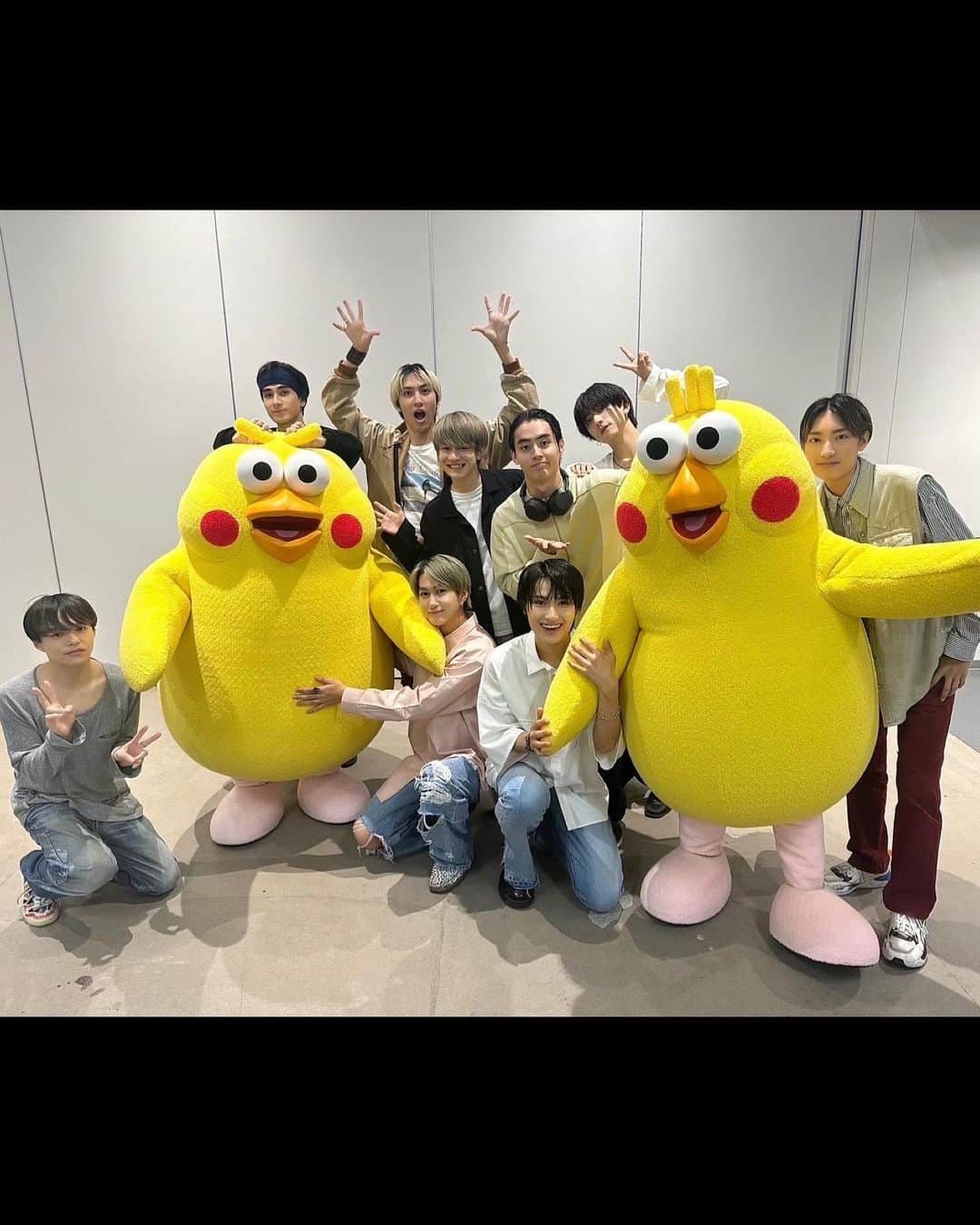 飯島颯さんのインスタグラム写真 - (飯島颯Instagram)「8周年を迎えることが出来ました。ここまで支えてくれたBLUEのみんな本当にありがとう。9周年を目指して進む僕たちにこれからもついて来てね🐉  永遠の龍崎高校学級委員長より  #superdragon #飯島颯」9月27日 22時12分 - hayate_kumakun_official