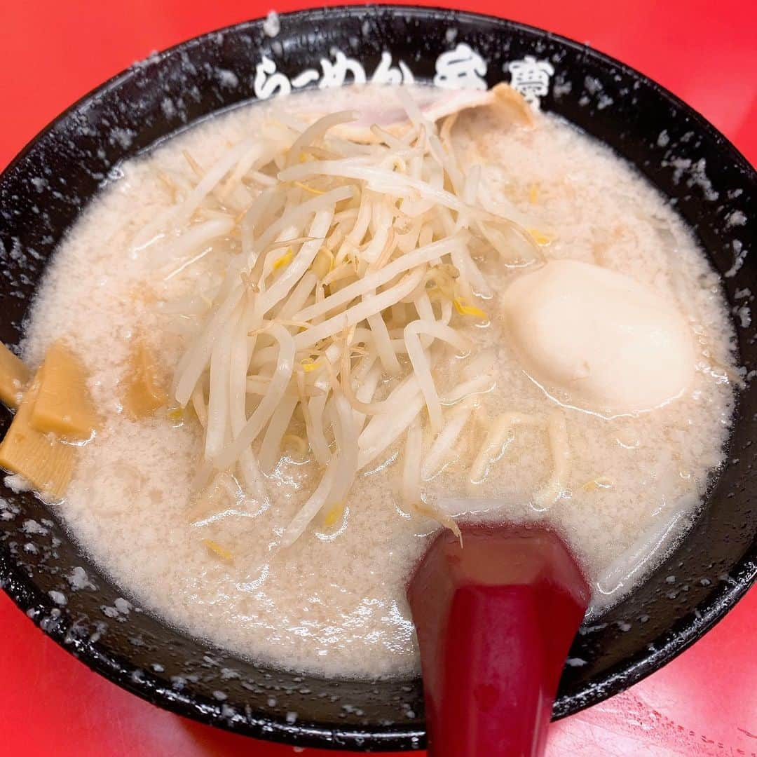 瀬乃ひなたのインスタグラム：「浅草【弁慶】 . . めちゃ久々の弁慶🍜 とん塩らーめん(ネギ抜き) . . 背脂系のラーメンってあんま食べないんだけど ここのはなんか好きなんだよね🍜 . . . . .  #塩らーめん #ラーメン　#🍜　#塩ラーメン #ラーメン屋　#グルメ #らーすたぐらむ #浅草　#たべすたぐらむ　#instafood 　#ワイのグルメ記録　#浅草ラーメン　#浅草らーめん　#とん塩　#背脂チャッチャ系  #背脂ラーメン #背脂　#弁慶　#らーめん弁慶　#らーめん弁慶浅草本店」