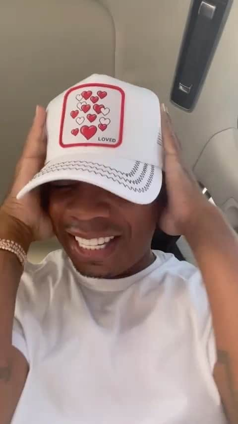 プライズのインスタグラム：「🤣🤣🤣🤣 I Let My Guard Down & Then U Pulled The Rug!!!! I Was Kinda Get Use To Being Someone U Love!!!!! 🤣🤣🤣🤣 I Luv Dis Damn Song!!!! 🔥🔥🔥🔥 #Plies #KingCircleHat」