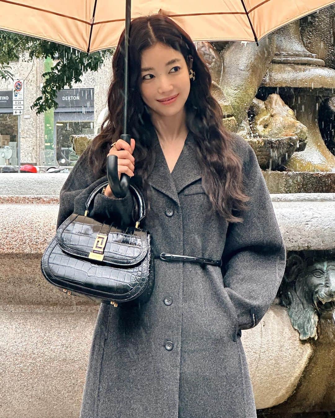 キ・ウンセさんのインスタグラム写真 - (キ・ウンセInstagram)「날씨가 오락가락 비가 왔다 안왔다  밀라노. 그래도 오랜만에 하루하루  정신없이 보내는 날 들이 참 좋았다. . . #kiootd🌿 #ootd」9月27日 22時32分 - kieunse