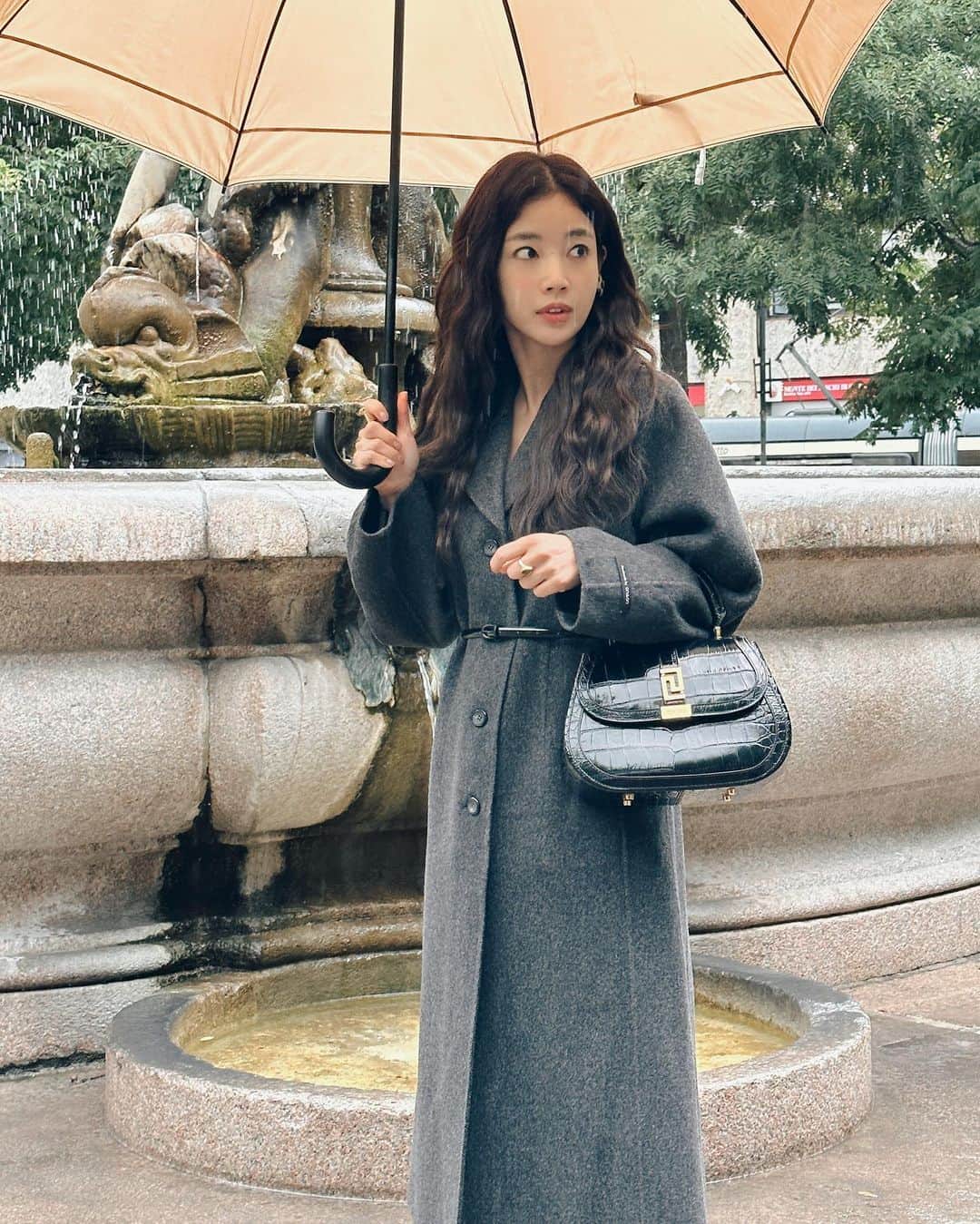 キ・ウンセさんのインスタグラム写真 - (キ・ウンセInstagram)「날씨가 오락가락 비가 왔다 안왔다  밀라노. 그래도 오랜만에 하루하루  정신없이 보내는 날 들이 참 좋았다. . . #kiootd🌿 #ootd」9月27日 22時32分 - kieunse
